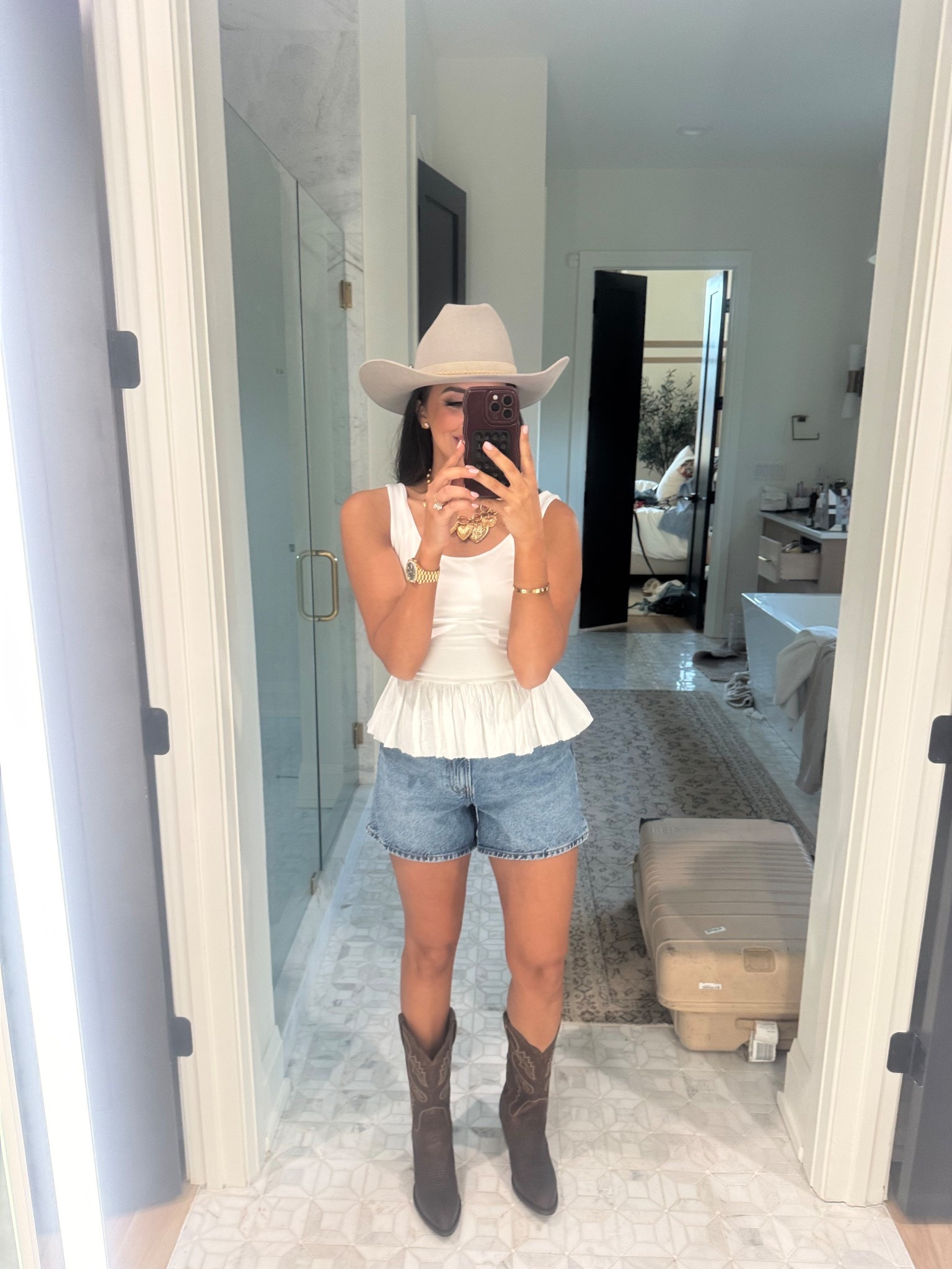 Top: medium
Shorts: 26 (Zara a few years ago)

Dressupbuttercup.com #dressupbuttercup #dederaad 

#LTKFindsUnder50 #LTKStyleTip #LTKSeasonal