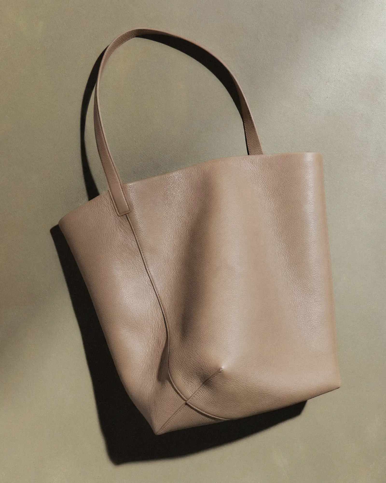 Italian Leather Large Soft Bucket Shoulder Bag | Quince