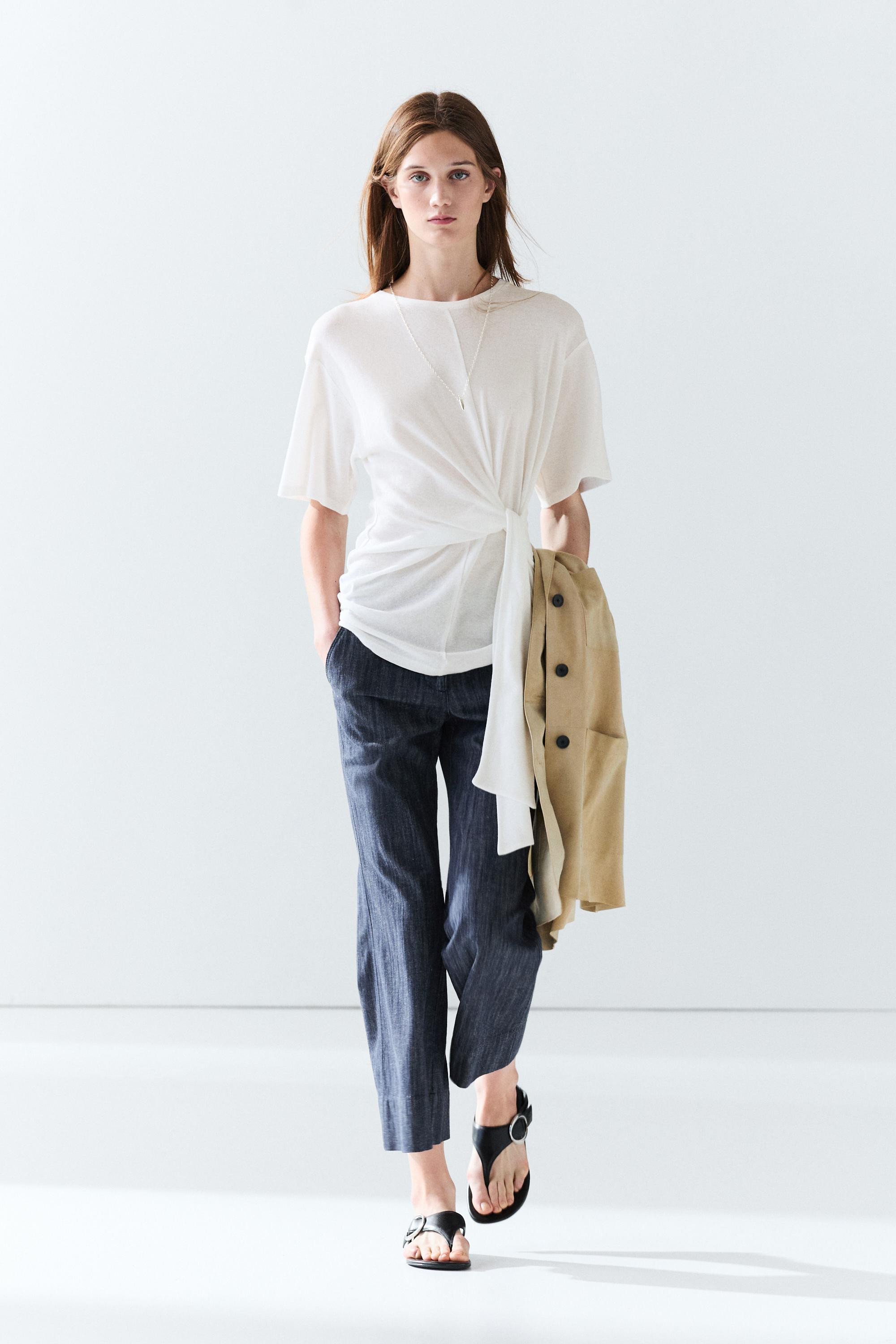 NEW VIEW LOOK
Short sleeve T-shirt with tie detail

 £39.95  Colour:  Off White  Add to basket C... | Massimo Dutti UK