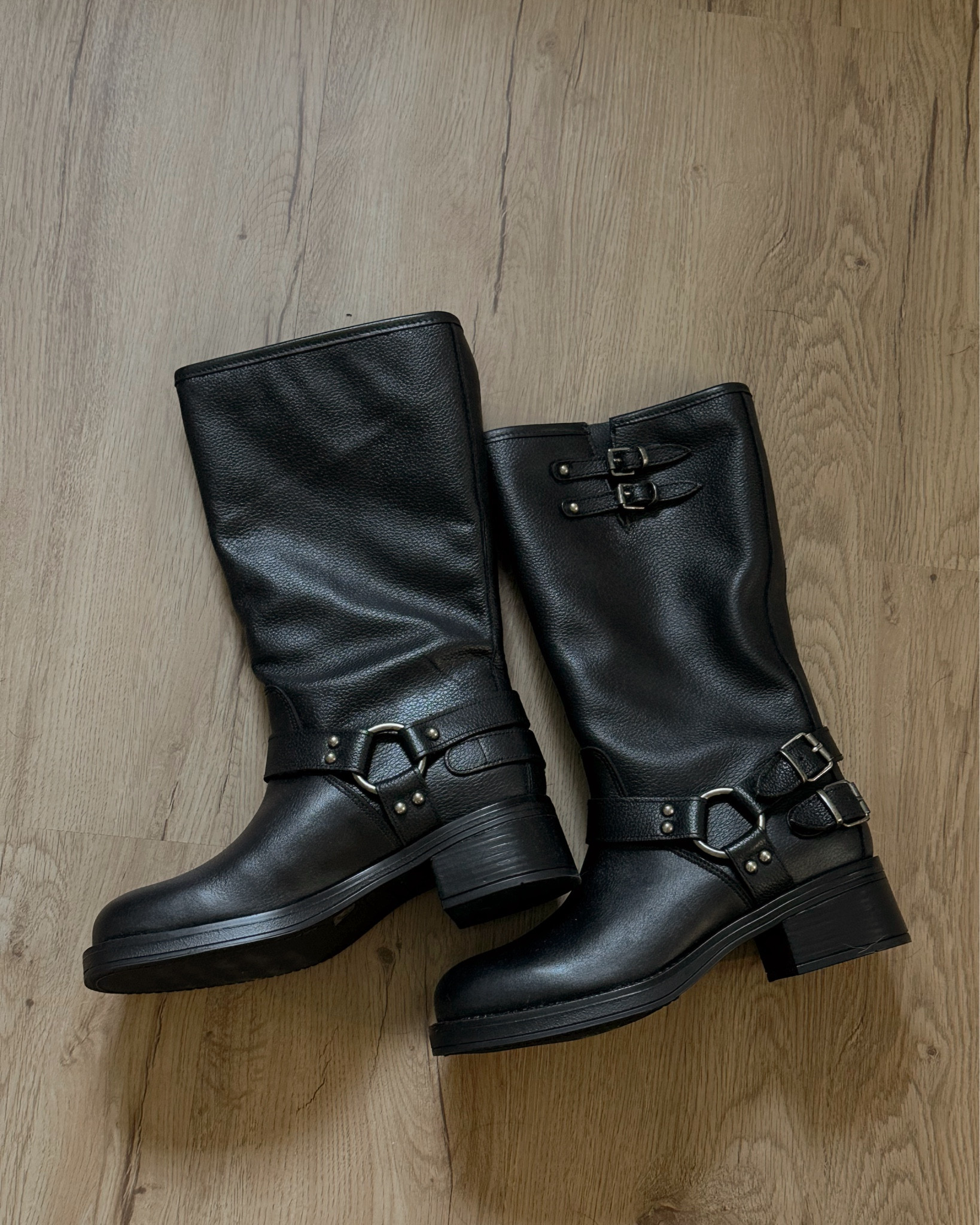 Perfect trendy boot for Fall! Sized up 1/2 size and they fit perfect. 
8.5

#LTKSeasonal #LTKBacktoSchool #LTKShoeCrush