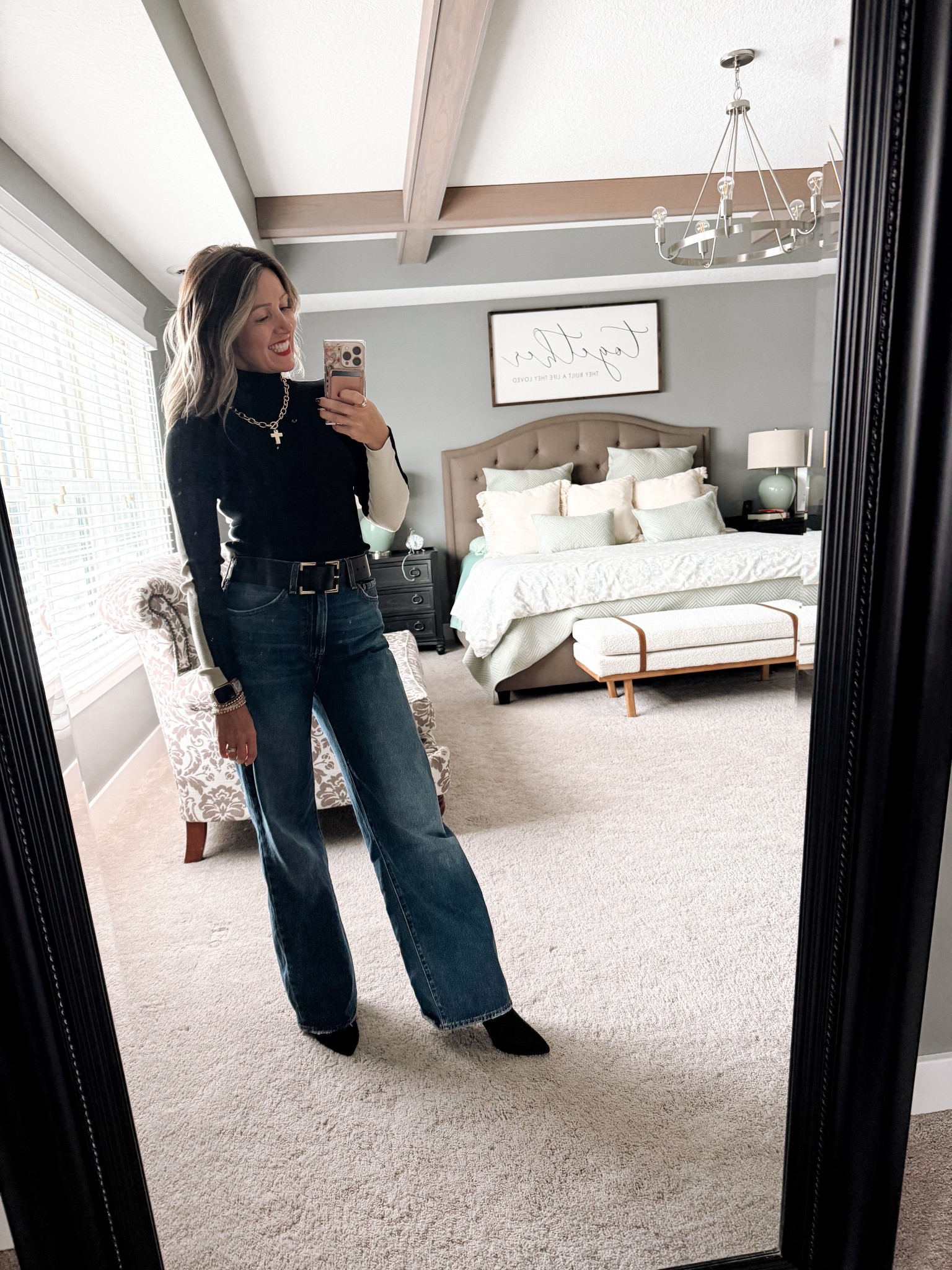 Women’s outfit
Levi jeans
Commense
