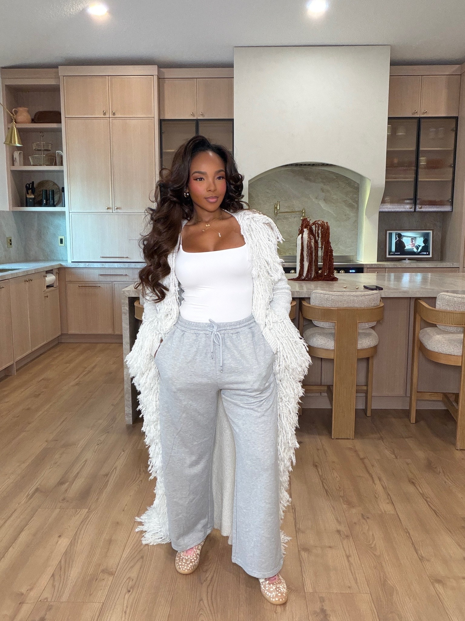 Cozy but make it chic! 🤍✨

This white fitted bodysuit paired with gray wide-leg lounge pants and a statement textured cardigan is giving effortless elevated casual! The perfect mix of comfy and stylish for running errands, coffee dates, travel days, or a cozy weekend look.

Everything is linked below! 🛍️

cozy chic outfits, elevated casual style, gray wide leg pants, white bodysuit outfit, statement cardigan, textured cardigan outfit, fall casual outfits, comfy chic fashion, airport outfit ideas, weekend outfit inspiration, neutral fall outfits, casual fall fashion, effortless everyday style, fall outfits for women

#LTKStyle #LTKFall