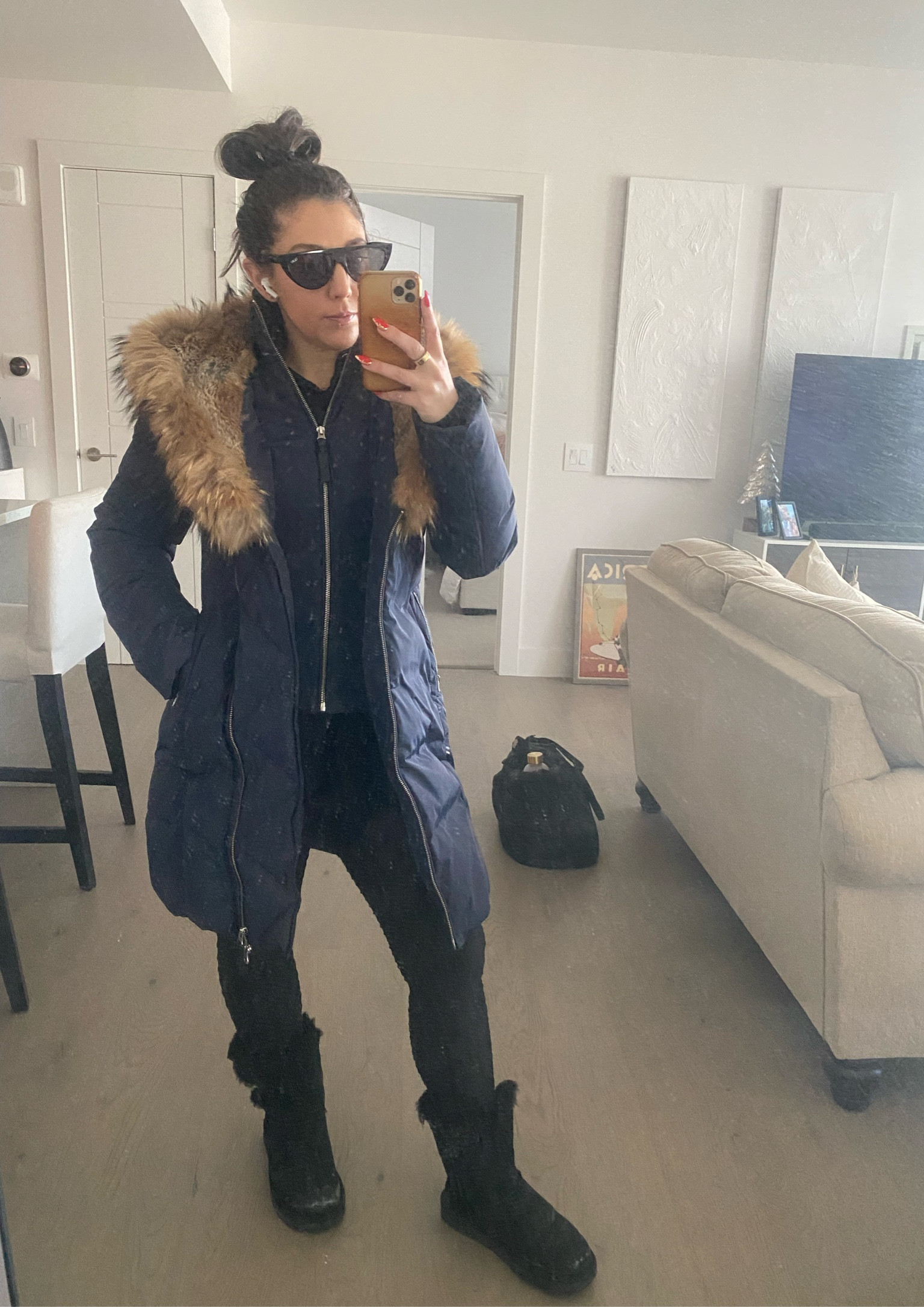 It’s freezing now in Boston so here are my cold weather essentials. A warm coat, a pair
of black BBB leggings, Uggs, and some chic black sunglasses. 

#LTKHoliday #LTKGiftGuide #LTKSeasonal