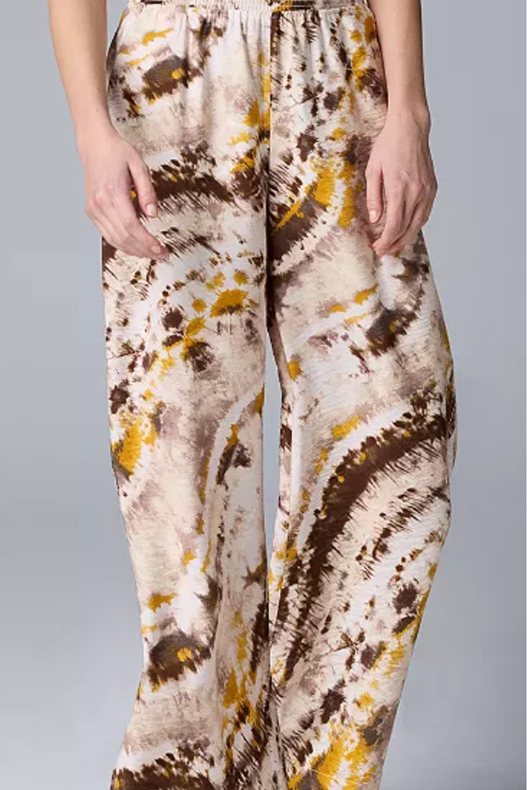 Simply Vera Wang wide leg crop travel pants in ‘brown gold dye wave’ from Kohls
Oyster / coffee / saffron
House of colour / Autumn 

#LTKTravel #LTKStyleTip #LTKSummerSales