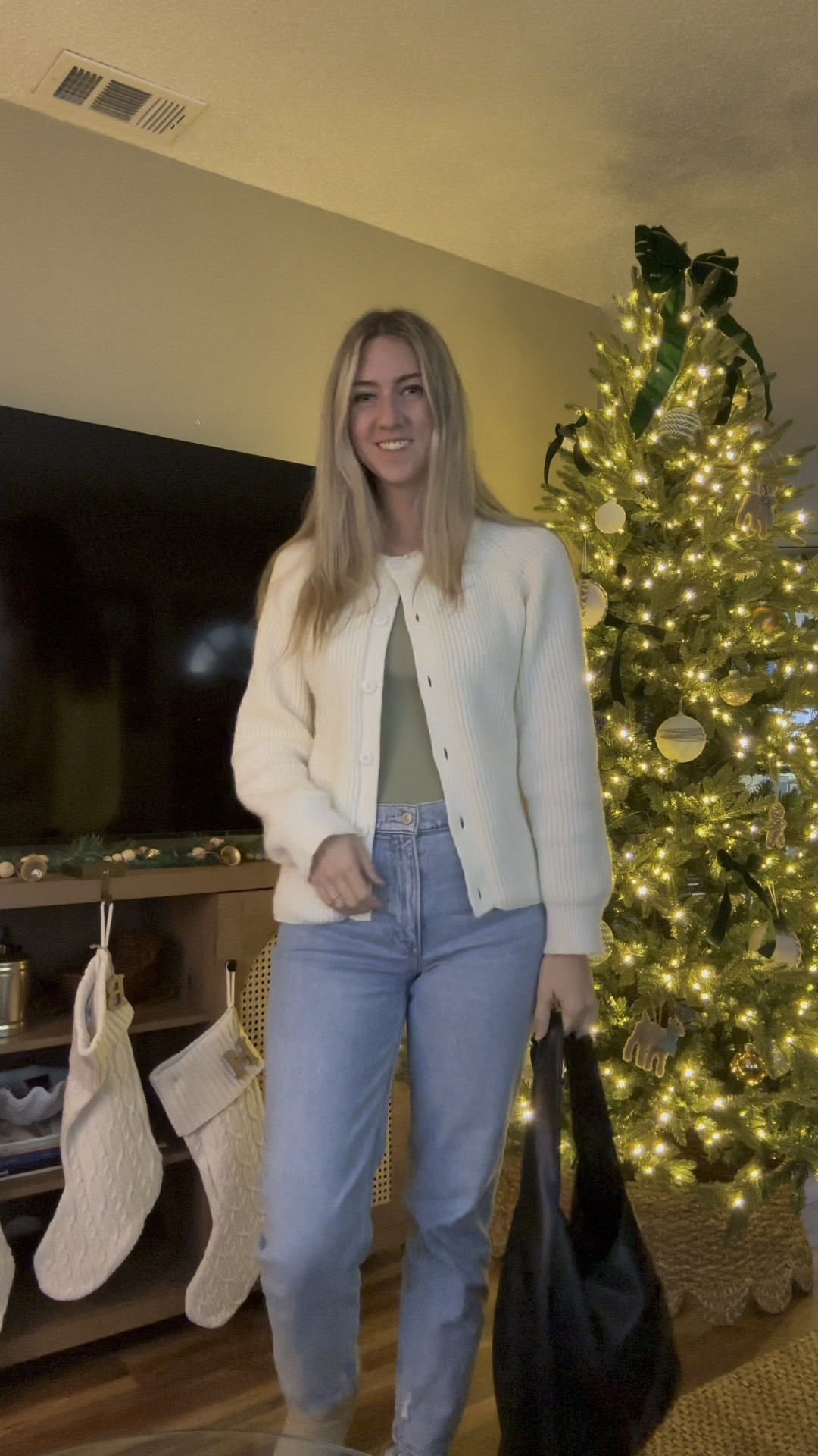 style this white sweater from Amazon🤍🤍

#LTKSeasonal #LTKFindsUnder50 #LTKWatchNow