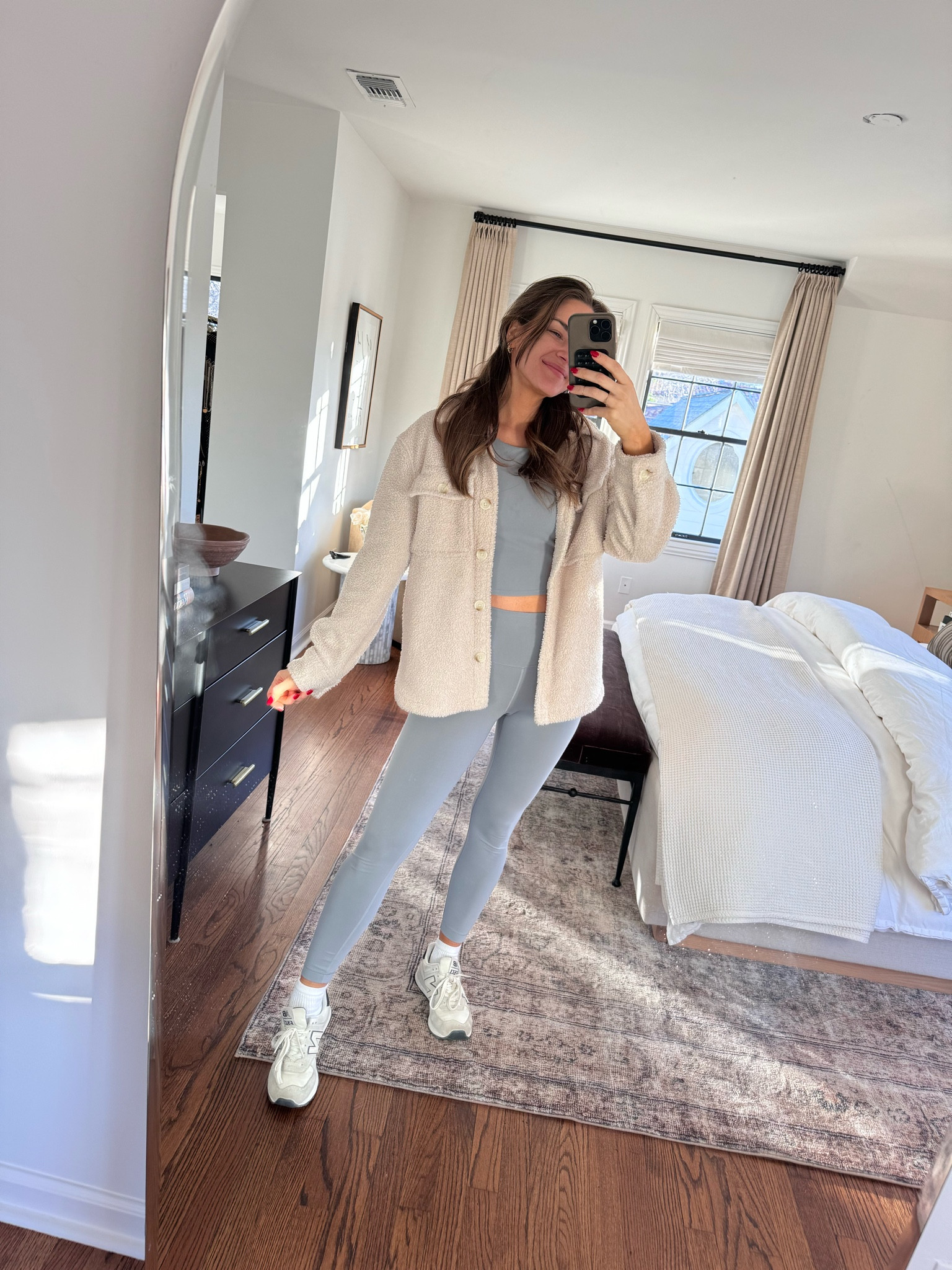 My workout outfit today! I’m wearing a size S in the shacket, a 6 in the bra top & a 4 in the leggings. Sneakers run TTS. 