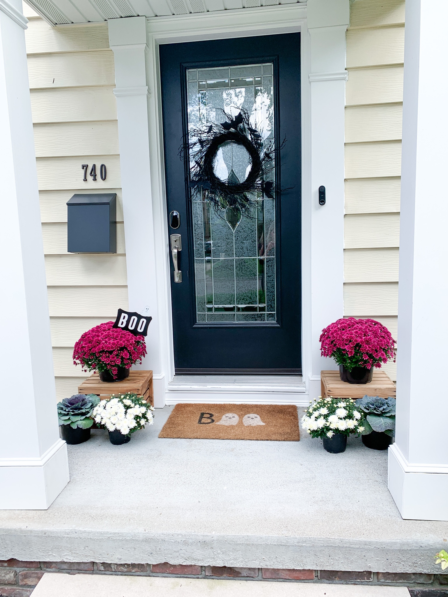 Halloween wreath, fall front porch 

#LTKSeasonal #LTKhome