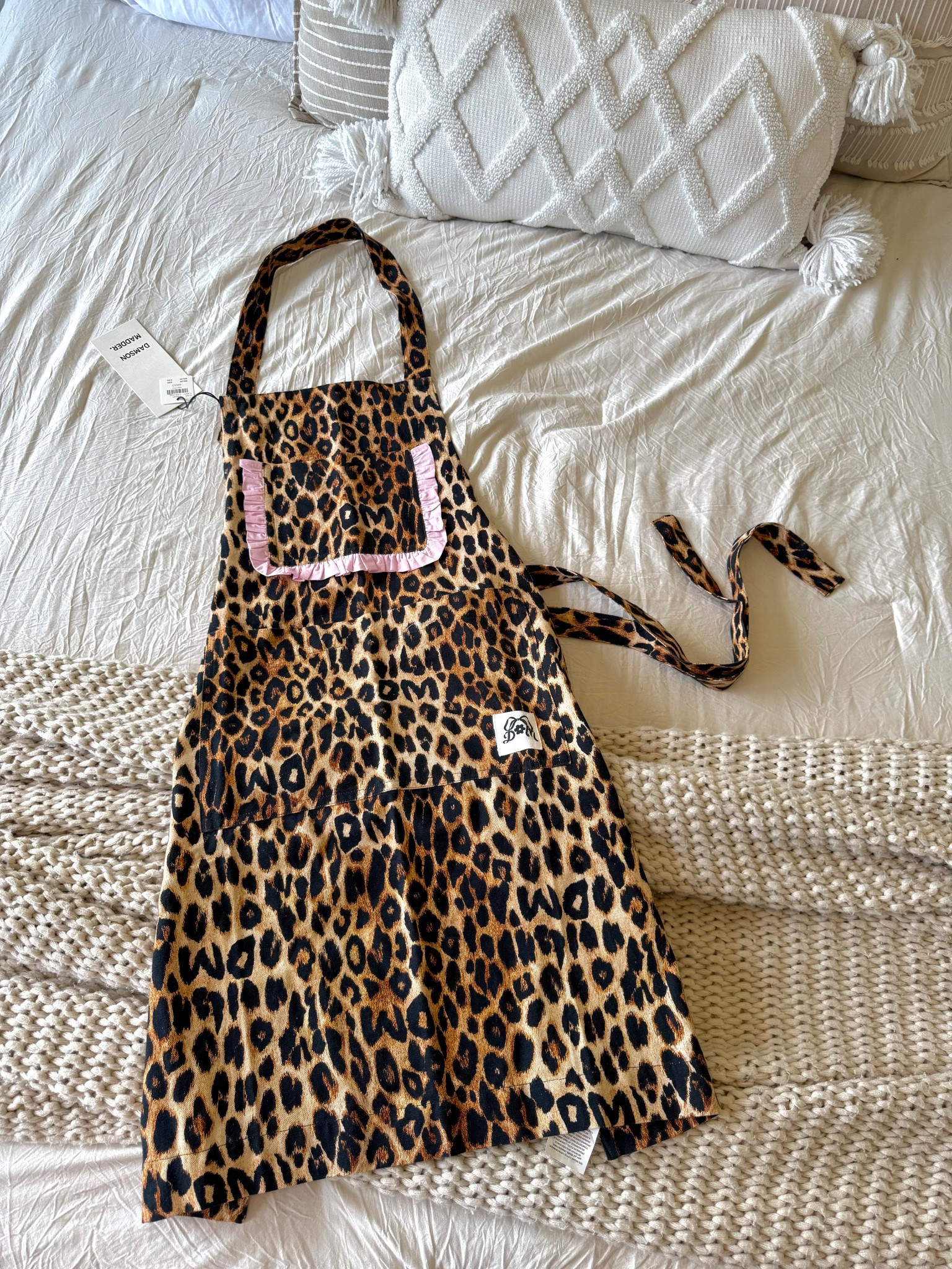 the cutest apron form Anthropologie, & it comes in so many patterns!

#LTKHome #LTKSeasonal #LTKFindsUnder100