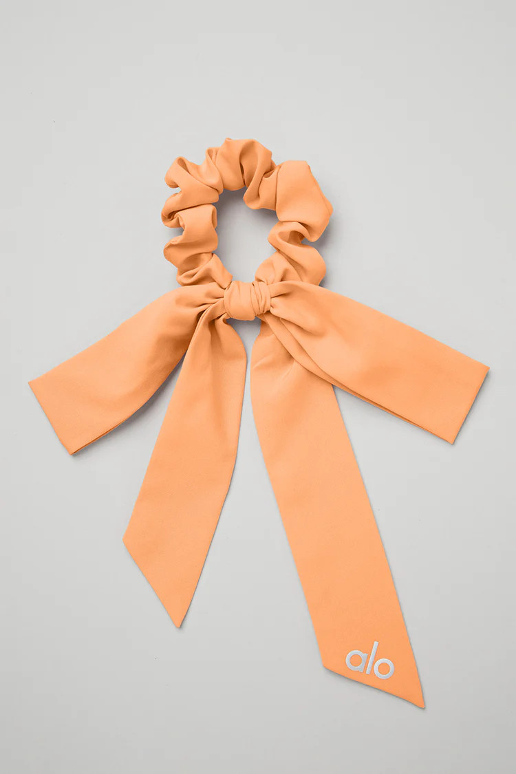 Love Knots Tie Scrunchie | Alo Yoga (US)