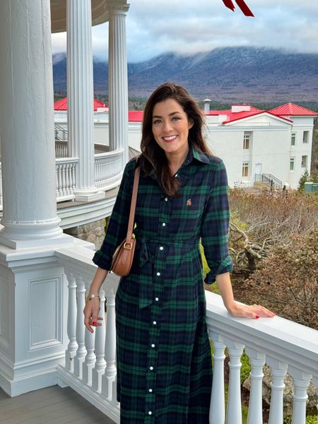 Wearing one of my staple dresses at one of my favorite places in New England, Mount Washington. This dress is soft and very comfortable for everyday wear. 