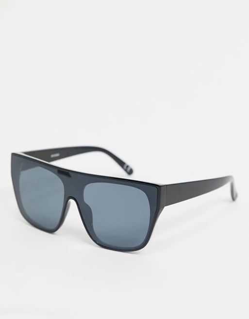 ASOS DESIGN – Visor-Sonnenbrille aus schwarzem Kunststoff mit getönten Gläsern und flachem De... | ASOS DE
