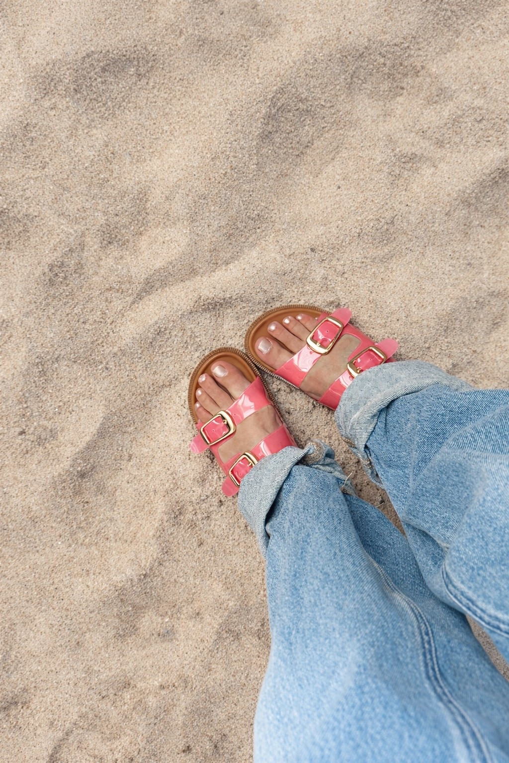 I’m sorry but I’m not doing jelly shoes like it’s 2003 again 😭
some trends can stay exactly where we left them

but THESE… this is the version I can get behind
same energy, just actually cute and wearable

I’ve been grabbing them nonstop and they go with literally everything 

#LTKmomlife #LTKSeasonal #LTKootd