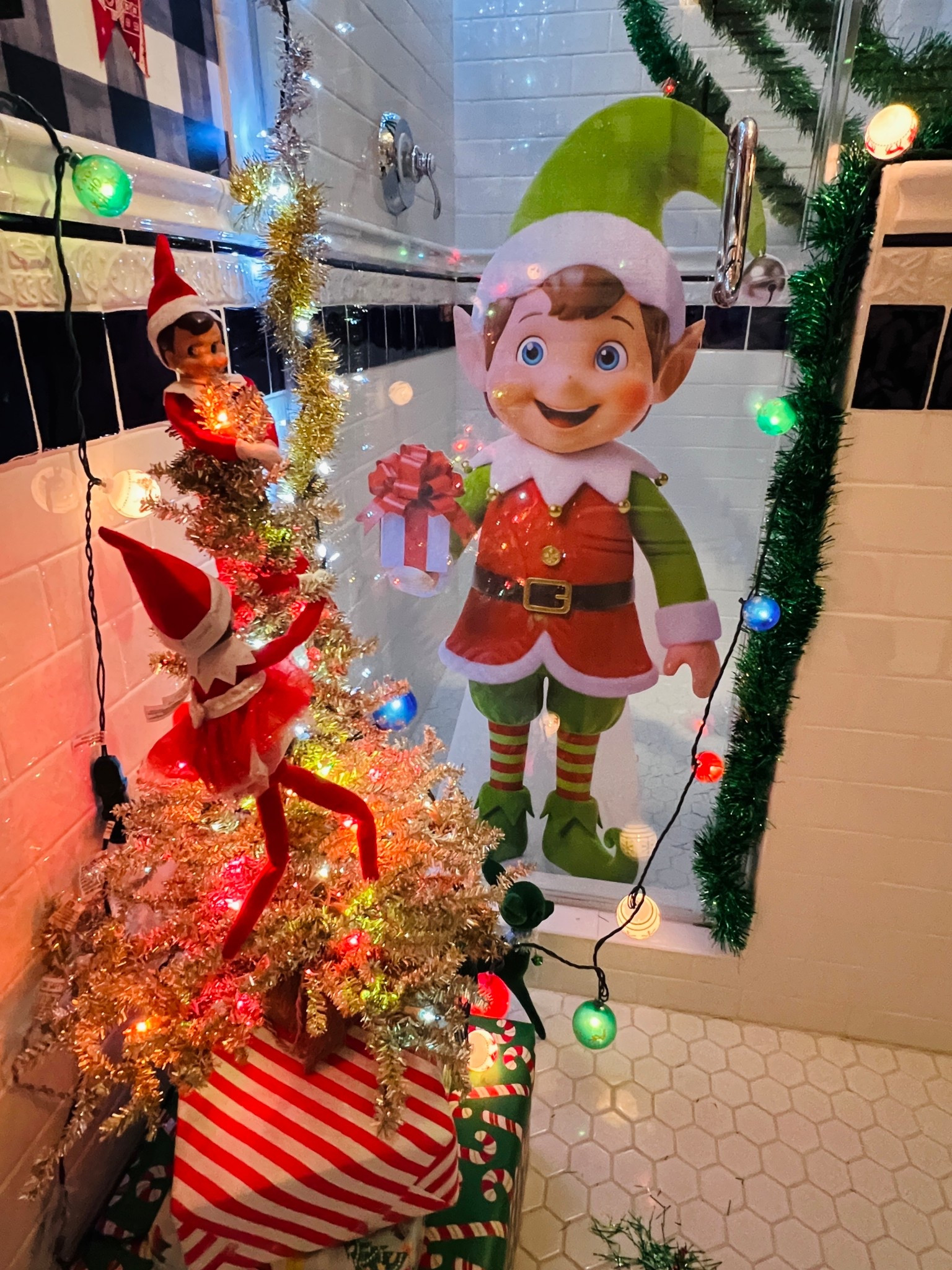 My favorite Elf & lights in my powder room! 

#LTKHome #LTKSeasonal #LTKHoliday