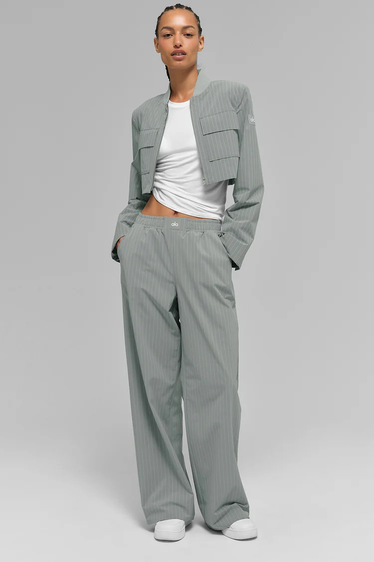 Pinstripe Daylight Boxer Pant (Long) - Lunar Grey/White | Alo Yoga (US)