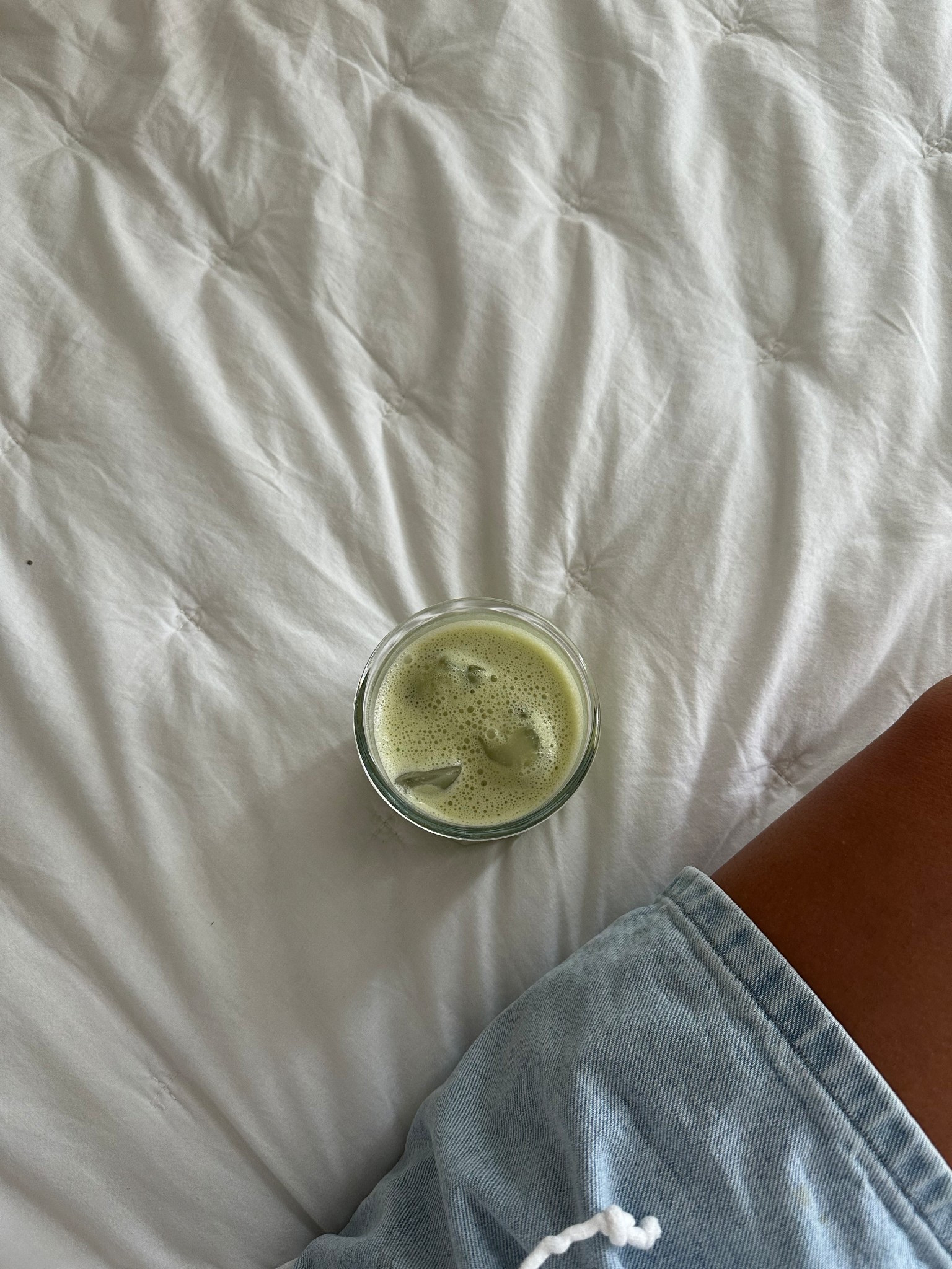 the perfect banana matcha!🍃🍌
-pique sun goddess matcha 
-one cup of almond milk 
-one banana🤍

-blend and pour over ice!🤍

#LTKSeasonal #LTKU #LTKHome