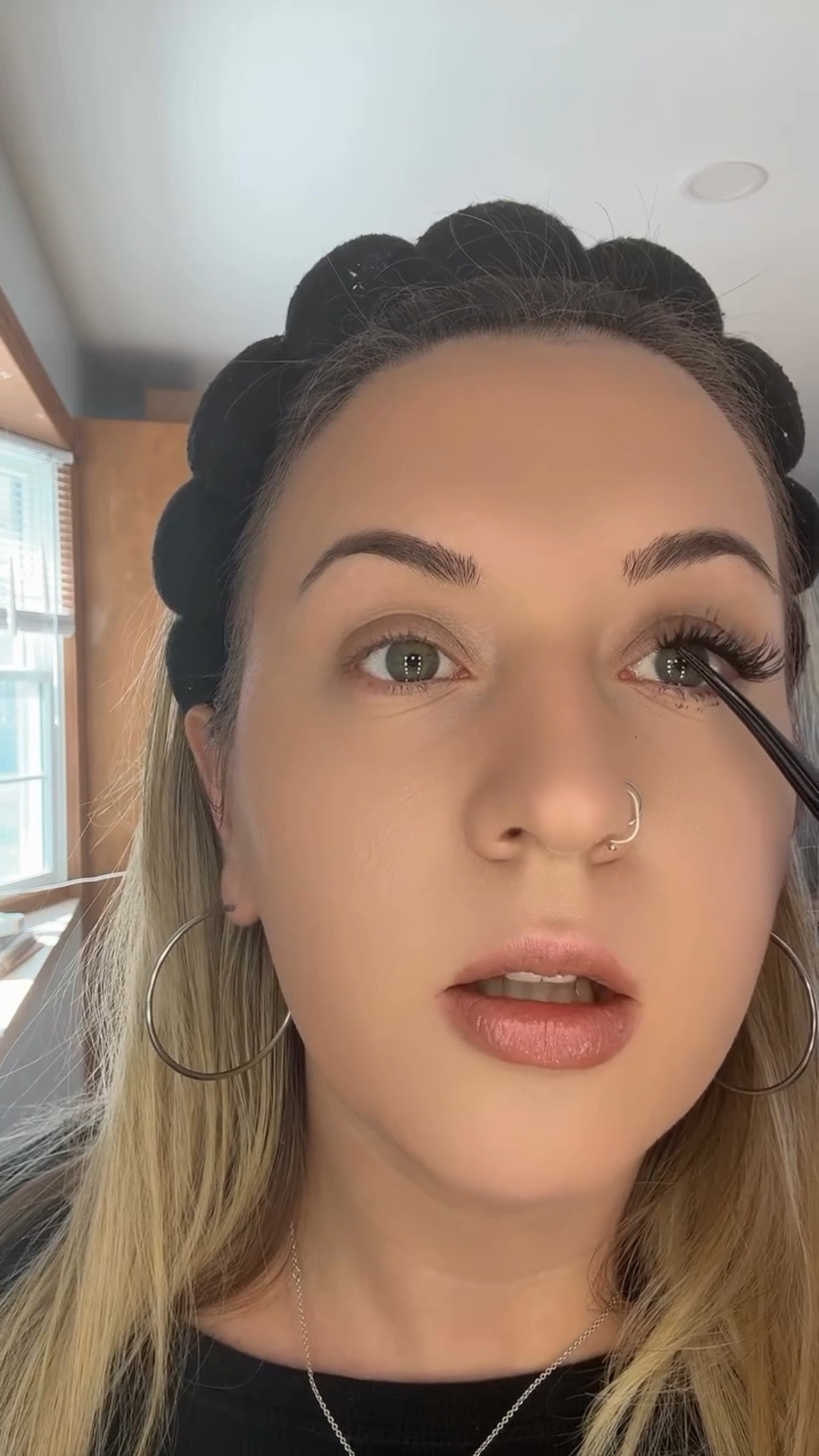 Putting lashes on gets easier the more you do it! It helps when you find a good brand who creates an amazing product! I’ve been wearing these lash clusters daily from @lilacst — and I wanted to give you a tutorial on how easy they are to use but how flawless they look while you’re wearing them! 

#lashclusters #lashtutorial #singlesahm #workfromhome #incomefromhome #lashgirl #lilacst #falselashes #halloween