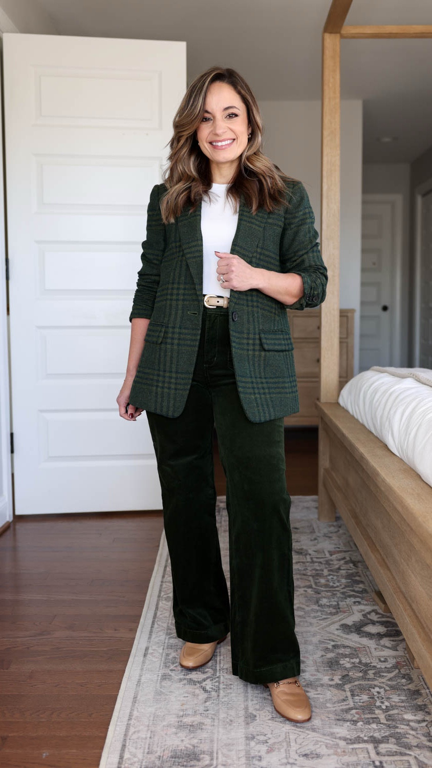 Four casual outfit ideas for work with dark green corduroy pants! 

Pants (LOFT): petite 24 | inches 10” rise | 27.5” inseam | tts 



Outfit 2 
White top (Quince): xs 
Blazer (LOFT): petite xxs/00 - oversized 
Loafers (Sam Edelman): tts 
Belt (Quince): xs in mushroom 

My measurements for reference: I’m 4’10” and 105lbs. My bust, waist, and hip measurement is 32”, 24”, and 36”.

#LTKWorkwear #LTKPetite