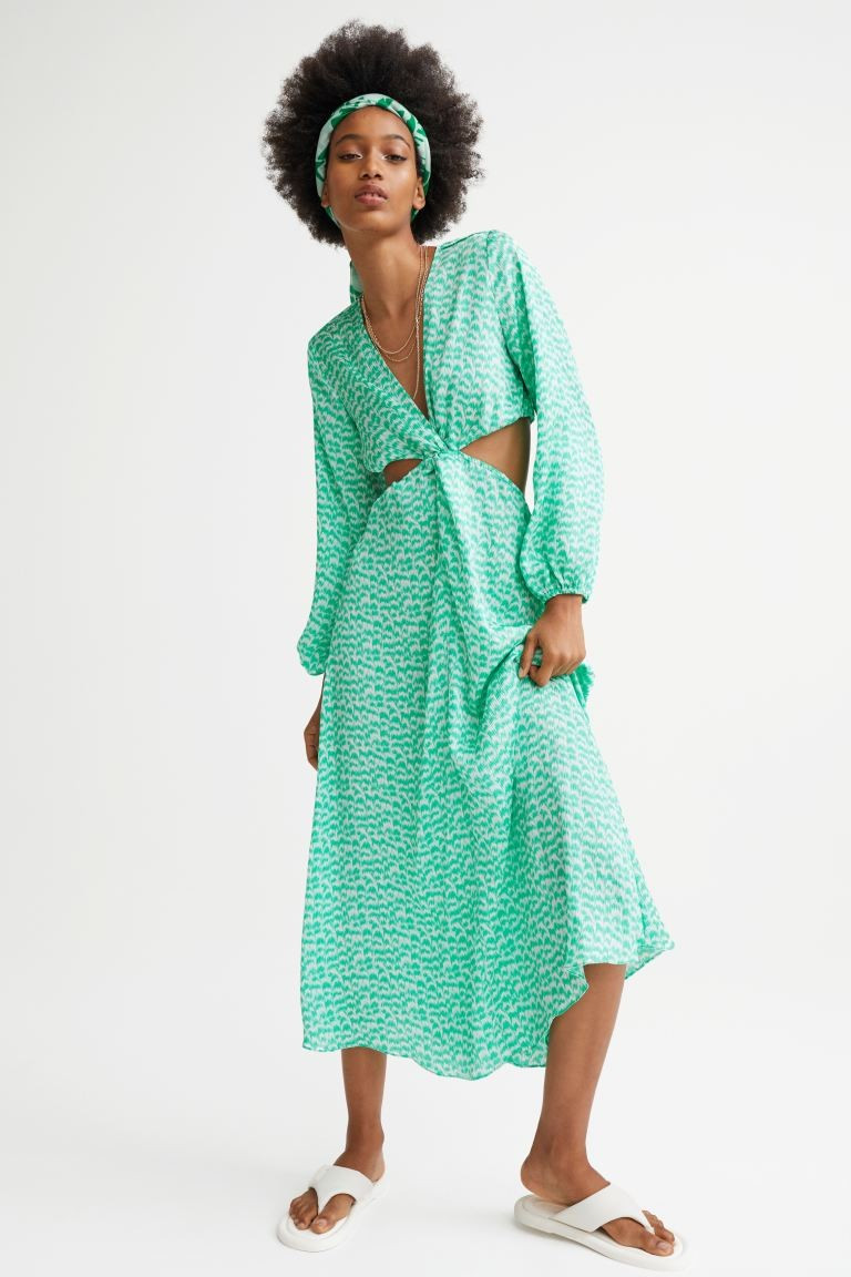 Conscious choiceNew ArrivalLong dress in a crêpe weave with a fitted bodice and gently flared sk... | H&M (UK, MY, IN, SG, PH, TW, HK)