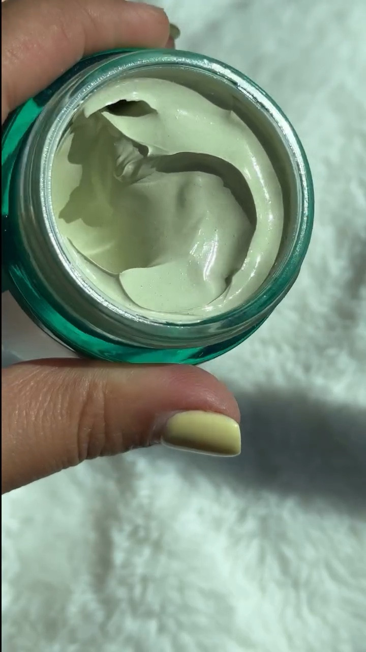 Color correcting sunscreen from @drjart 💚💚💚 
Just wow 🤯 gifted by Dr.Jart+ 
@drjart  #drjart #cicapair
#contentcretor #skincare #miami #ugc #sunscreen #drjart #greensunscreen

#LTKFindsUnder50 #LTKBeauty #LTKSeasonal