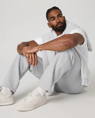 Vuori Seaside Straight Leg Sweatpant 30" | Buttermilk Heather | Medium | Vuori Clothing (US & Canada)