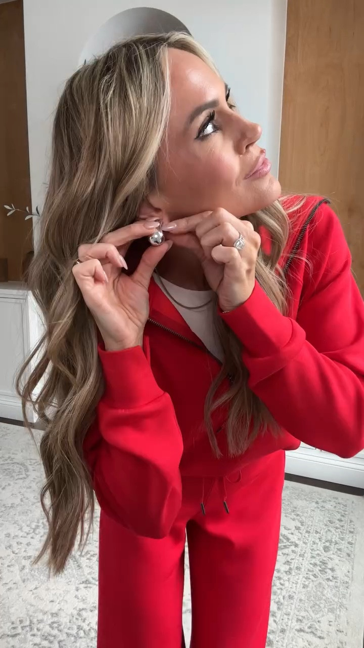 LTK SALE TIME- code for spanx is LTKSPANX 

My favorite travel set of all time - comes in so many colors, length options, and the material is unmatched!

#airportoutfit #traveloutfits

#LTKgrwm #LTKootd #LTKmomlife