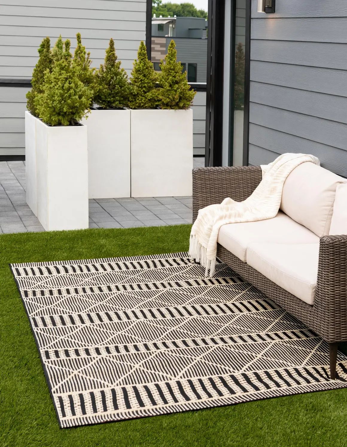 10' x 12' Outdoor Lattice Rug | Rugs.com