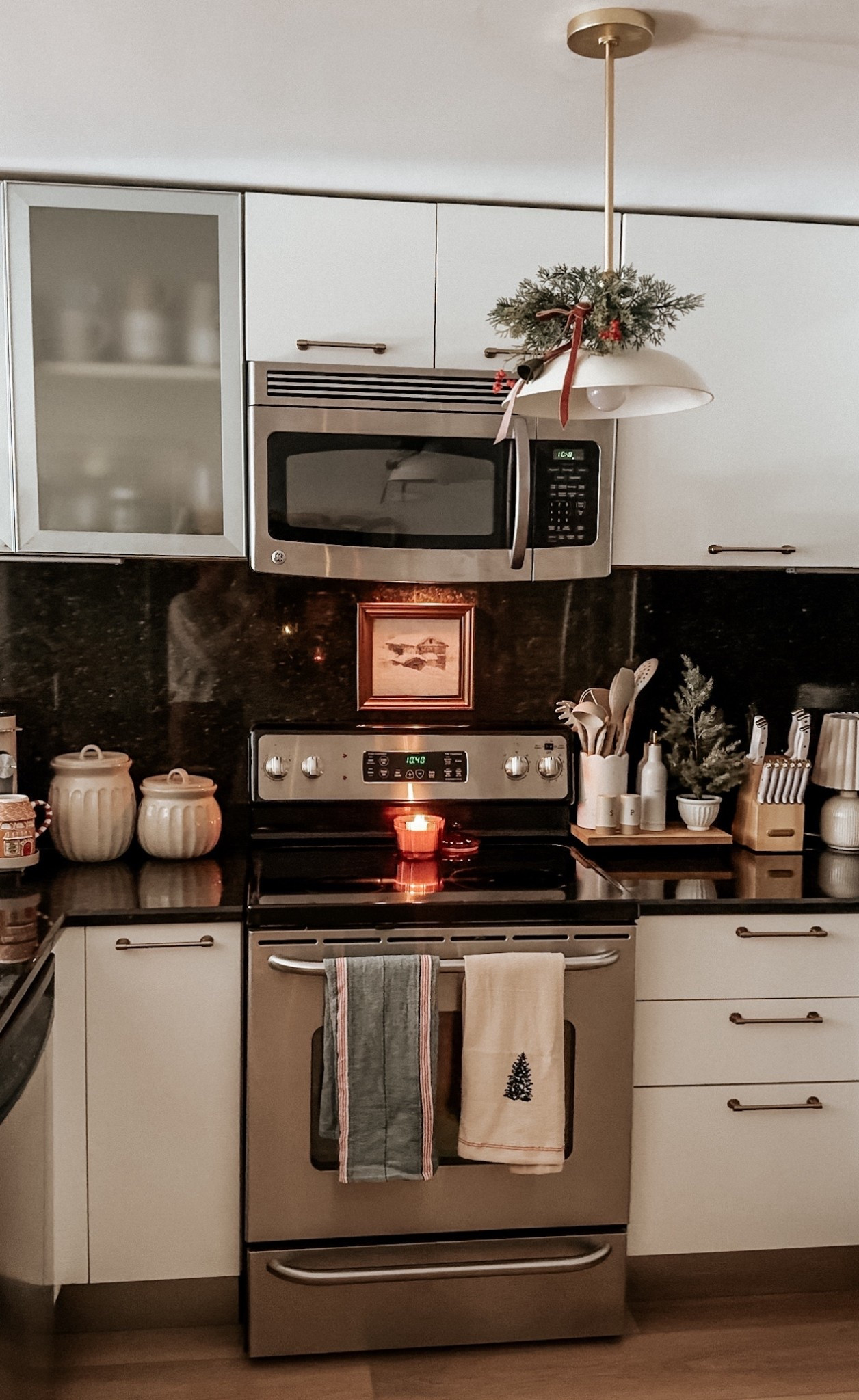 Kitchen Christmas Styling. These dish towels are the best dish towels I’ve ever had. 


Christmas Decor  

#LTKHome #LTKHoliday #LTKSeasonal