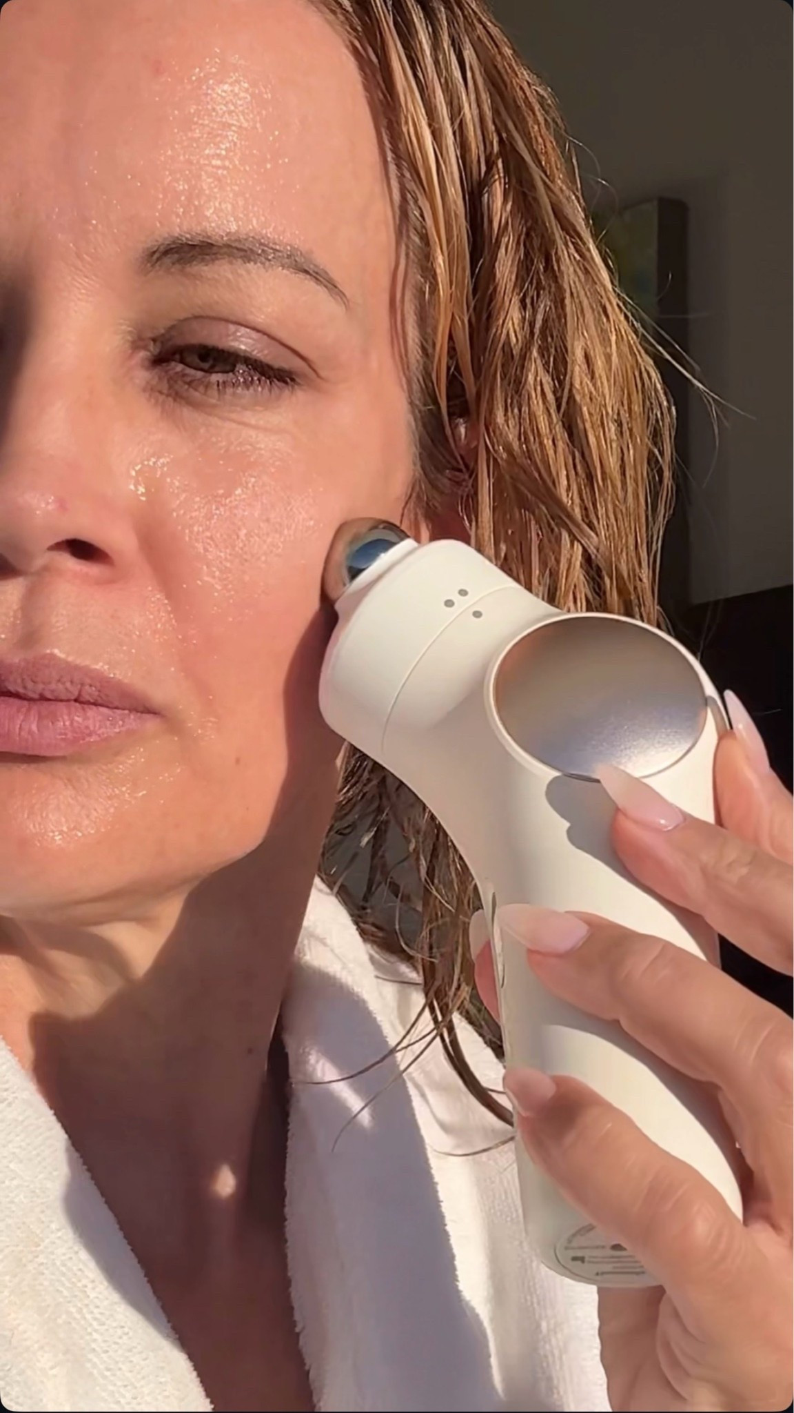 My Facial wand.. multi use. Massage, micro current, red light and more