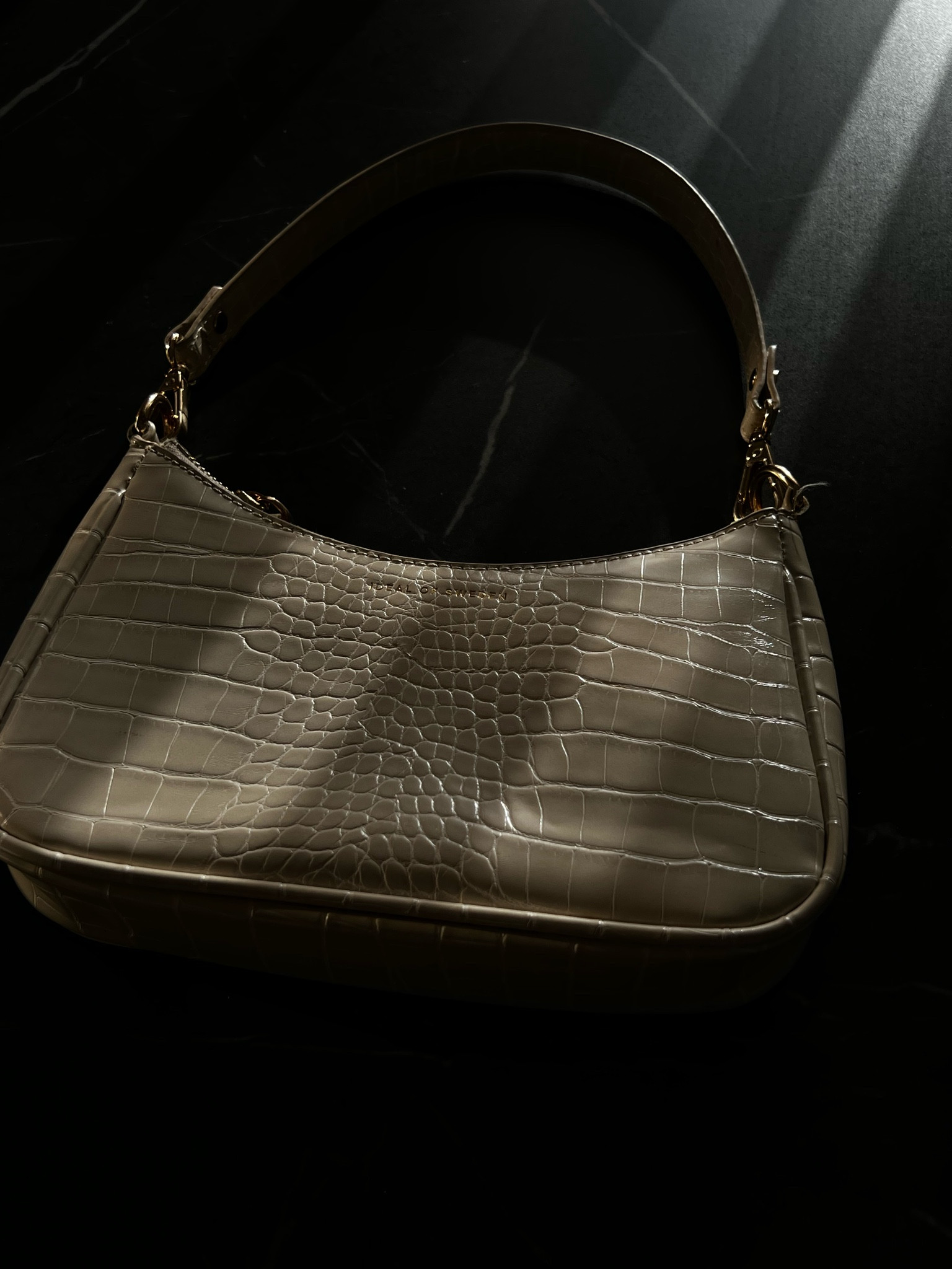 Timeless cream bag 

#LTKsalealert #LTKCyberWeek #LTKSeasonal