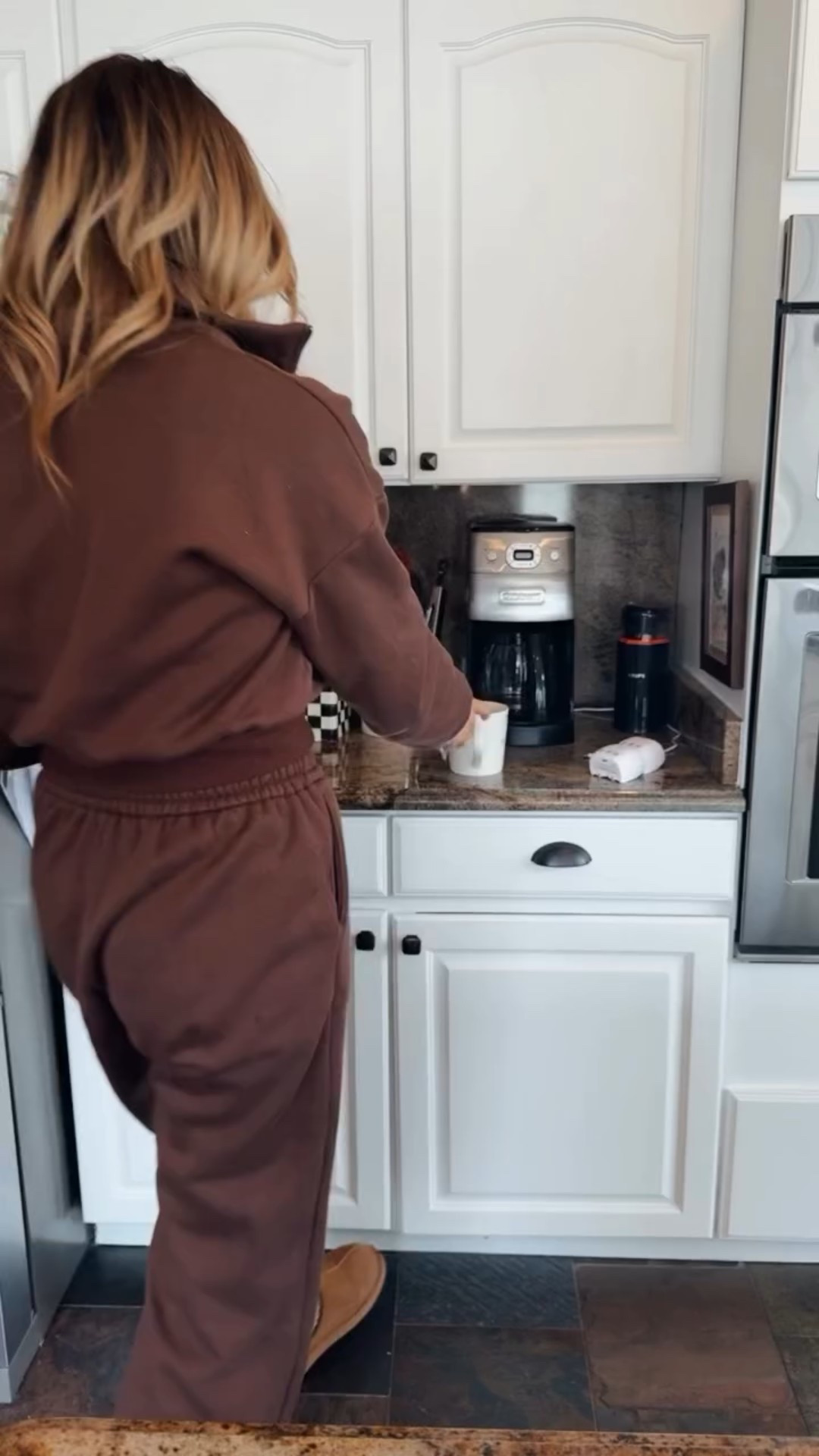 Happy Wednesday, mamas! You’re the very best. ☕️🩷