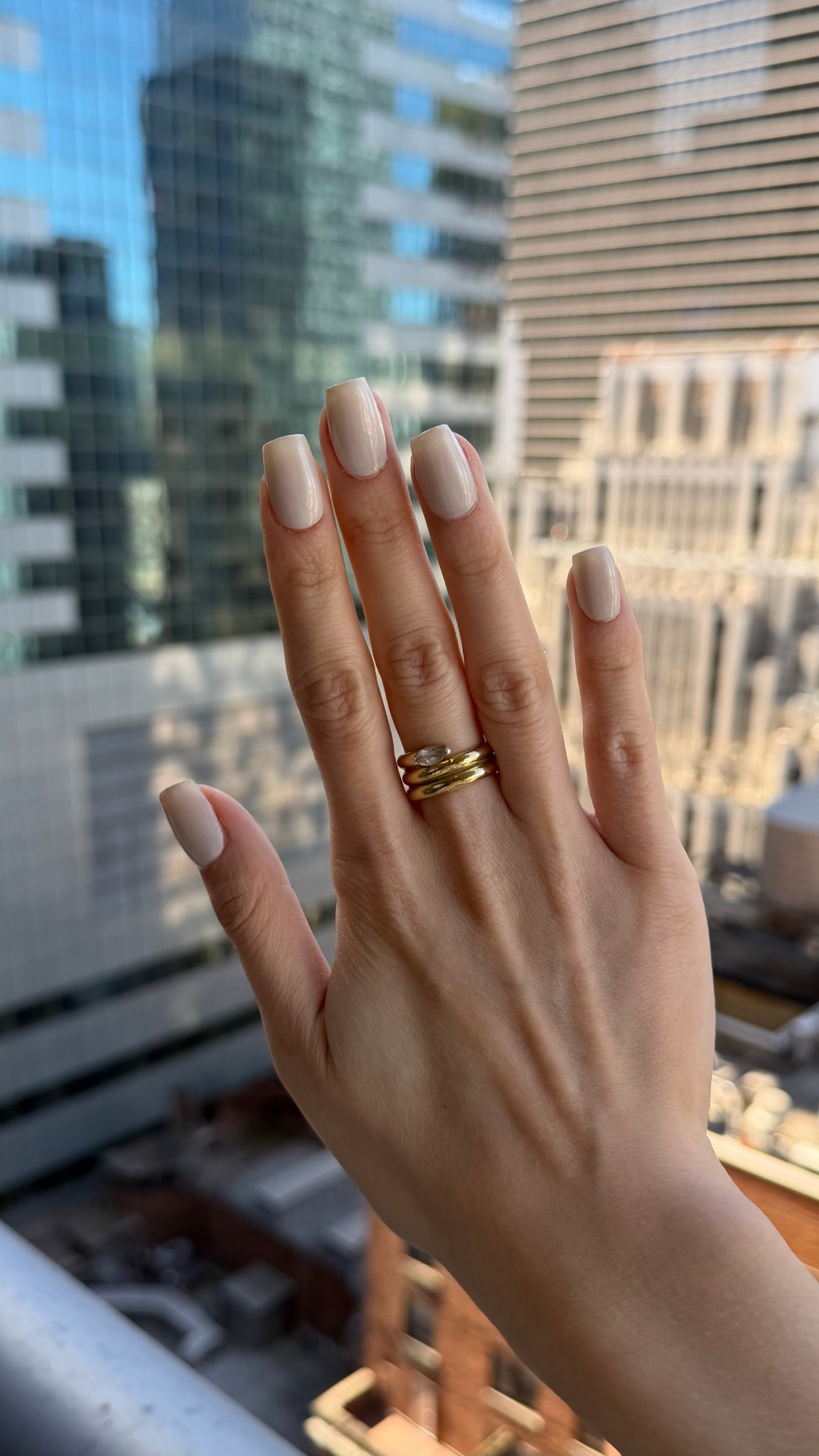 Haven’t done short nails in forever! 💛 + my everyday favorite ring 