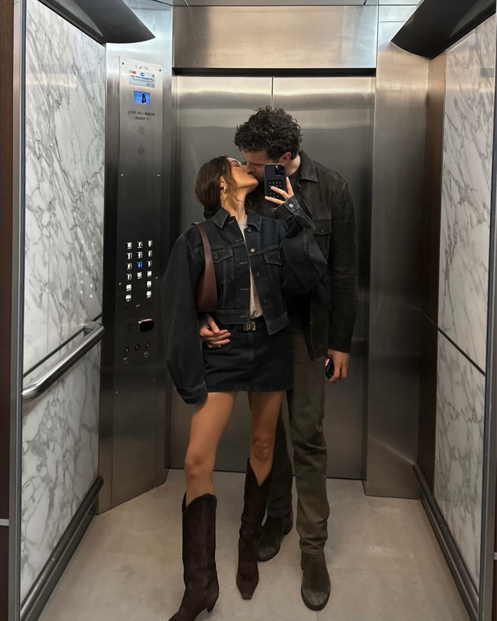 Obsessing over black denim 🤎