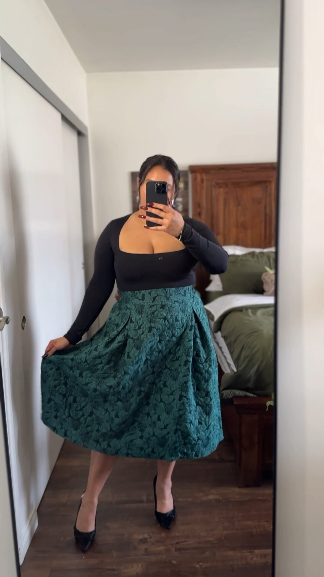 Absolutely loving this skirt from BLOOMCHIC! It’s perfect for the holidays or a formal event. so comfy and I love how tummy flattering it is 

Skirt - 10/ medium / elastic waistband / tummy friendly 
Bodysuit - large / tts / double lined / tummy friendly 

Holiday outfit 
Christmas outfit 
New Year’s Eve outfit 
Pleated skirt 
A line skirt 
Formal outfit 
Midsize outfit 
Midsize fashion 
Curvy fashion 


#LTKHoliday #LTKMidsize #LTKootd

#LTKHoliday #LTKMidsize #LTKootd