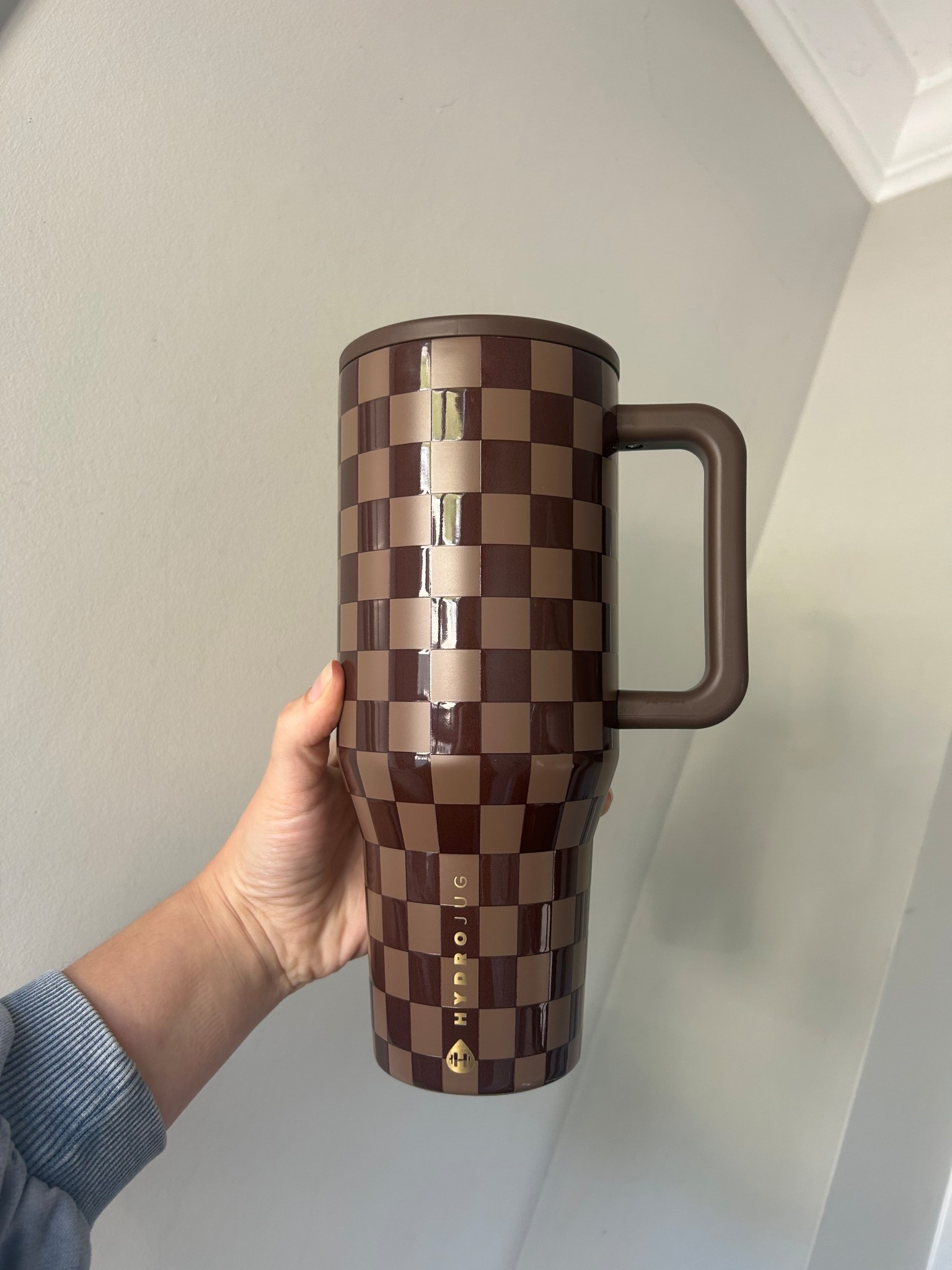 This chocolate plaid hydrojug is a dream 😍 perfect for fall! One of my all time favorite cups! So easy to throw in my bag and not have to worry about any mess or spillage! One less thing I have to worry about while walking out the door with my hands full! 
This is the “autumn checkers” print.
Use code HBGOODIE for a small percent off 👀🤎
@hydrojug

#LTKFindsUnder50 #LTKSeasonal #LTKHome