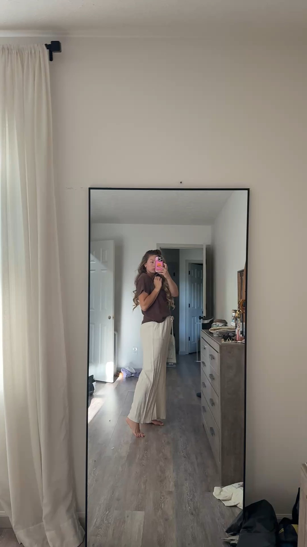 Postpartum- friendly outfit that I feel good in!

Top: medium
Pants: small ( cold do medium)