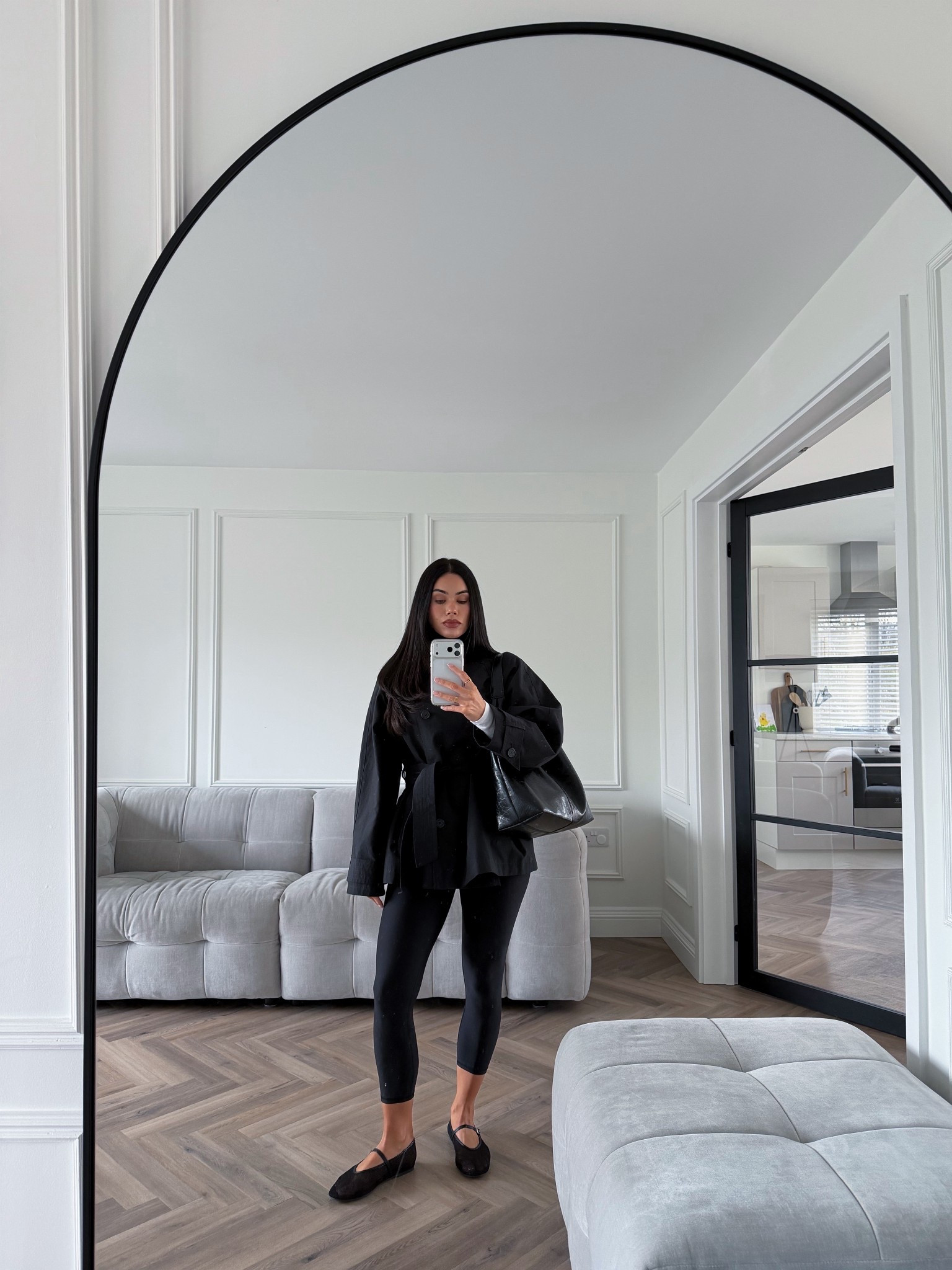 Trench coat size xs
Leggings size xs 
