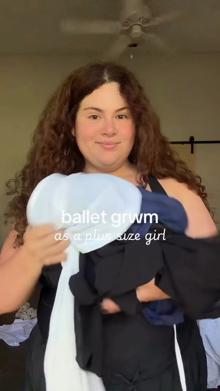 she doesnt know it yet but this is gonna end badly 😅 #plussize #plussizefitness #beginnerballet #adultbeginnerballet #adultballet
