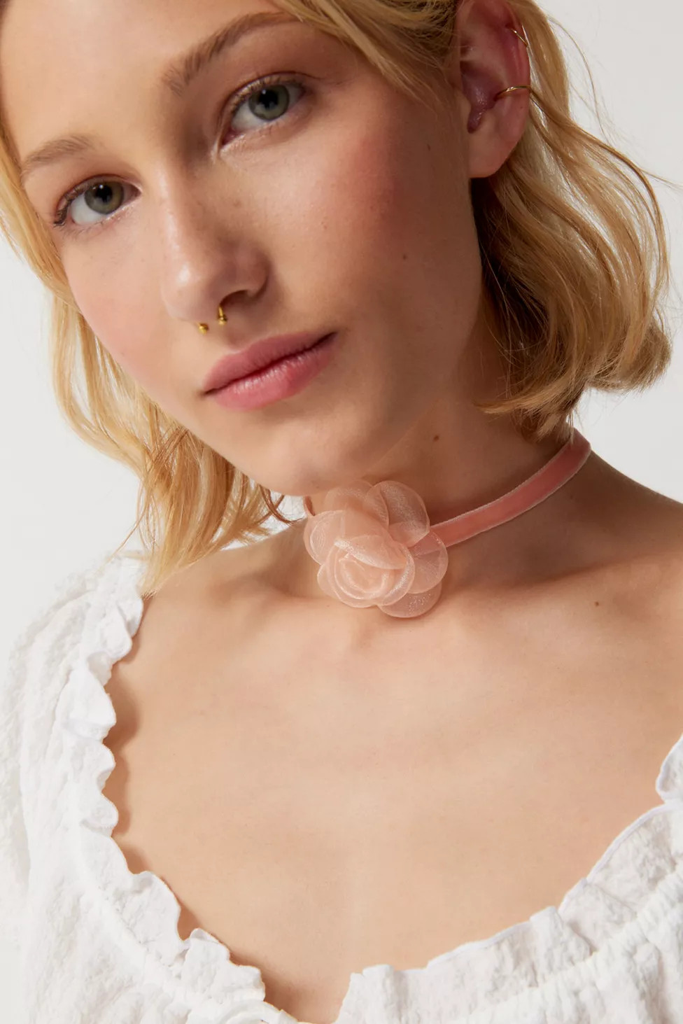 Velvet Rosette Choker Necklace | Urban Outfitters (US and RoW)