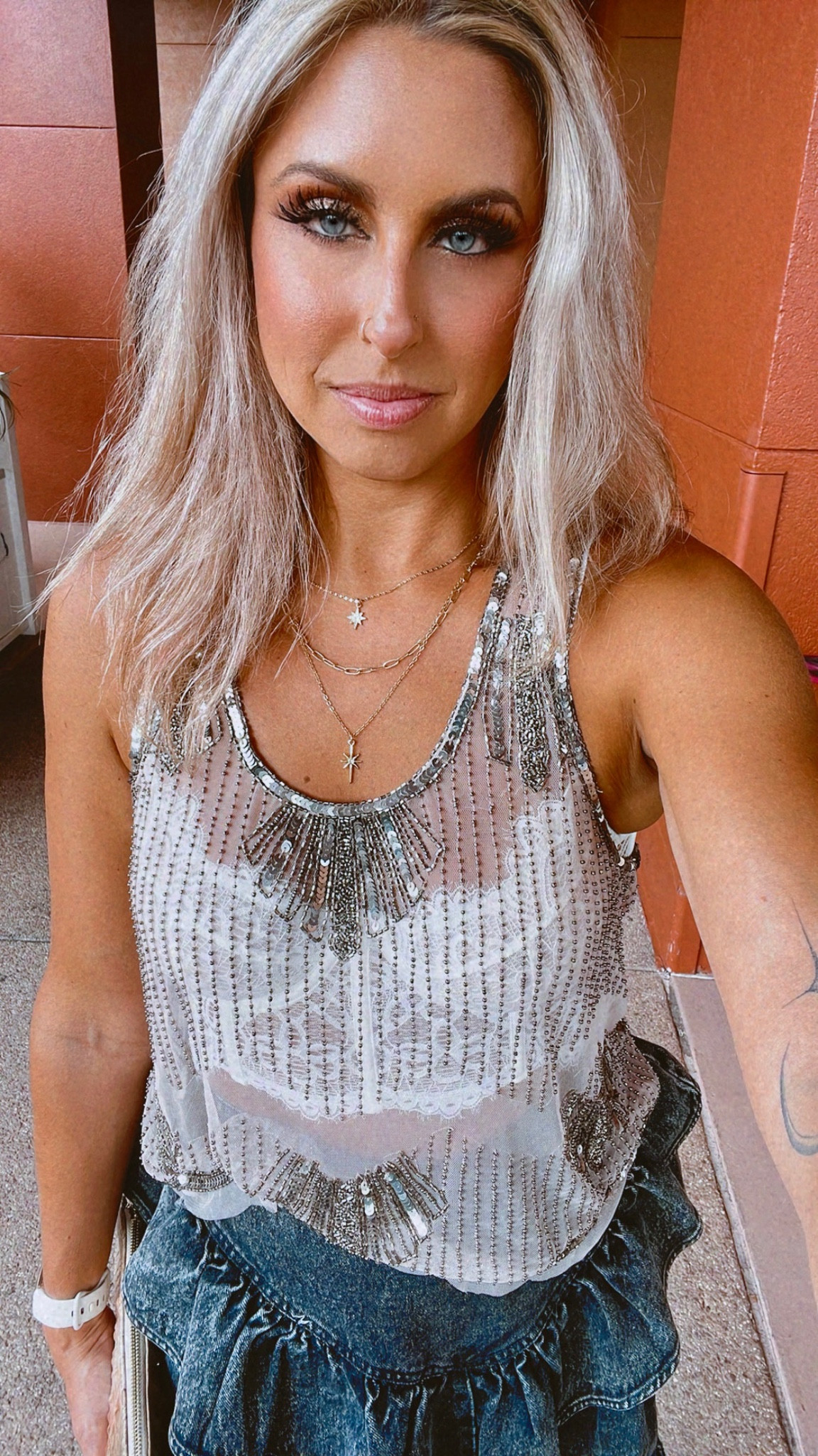 I love a sequin top, always. Perfect for the upcoming holiday season as well. Dress it up or down. I picked denim, white lace bralette and a gold chain necklace. Perfect for the night out we had! 🖤


#fallstyle #outfit #ootd #anthropologie #vici 

#LTKsalealert #LTKfindsunder100 #LTKSeasonal