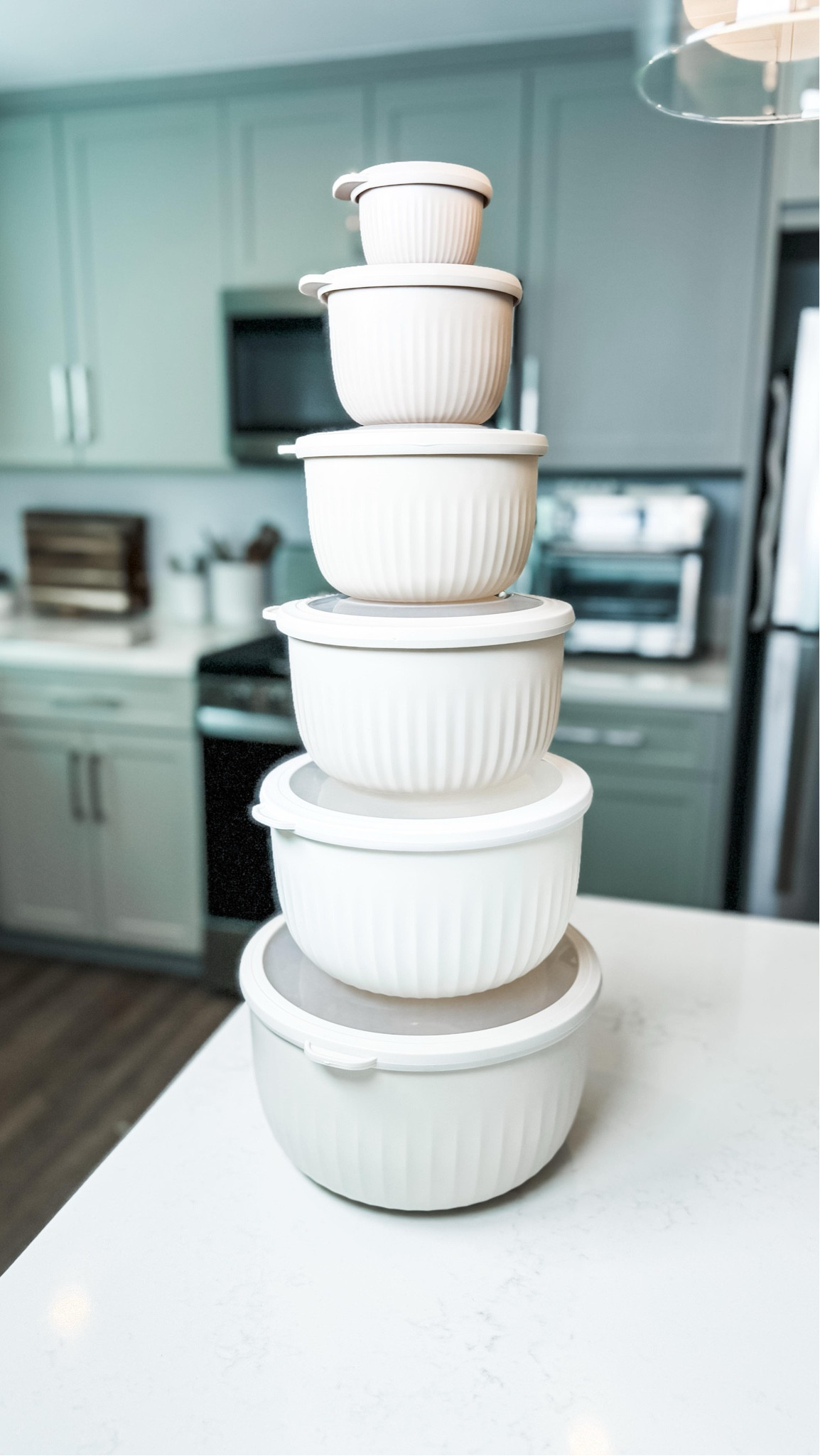 🚨🚨 Prime Day Deals on the bowl set & the oven mitts! 🚨🚨

Obsessed with this aesthetic bowl set and over mitts shown at the end. The bowl set is not only adorable but also easy to clean and store!

Unfortunately, if you’re not following us IG will sometimes not allow our message to reach you. If that happens you’re always welcome to use the convenient link in our bi0 under- As Seen on IG & TikTok. 

#neatlyembellished #professionalorganizer #homeorganizer #homeorganizing #organization #organizingideas #organizingtips #organizinghacks #organizedhome #organizedmom #organizedlife #amazon #amazonmusthaves #amazonfavorites #amazonfinds #amazonfaves #amazoninfluencer #amazoninfluencerprogram #amazonhome #primeday #primedaydeals #primebigdealdays #kitchen #kitchenfinds #kitchengadgets #kitchengoals