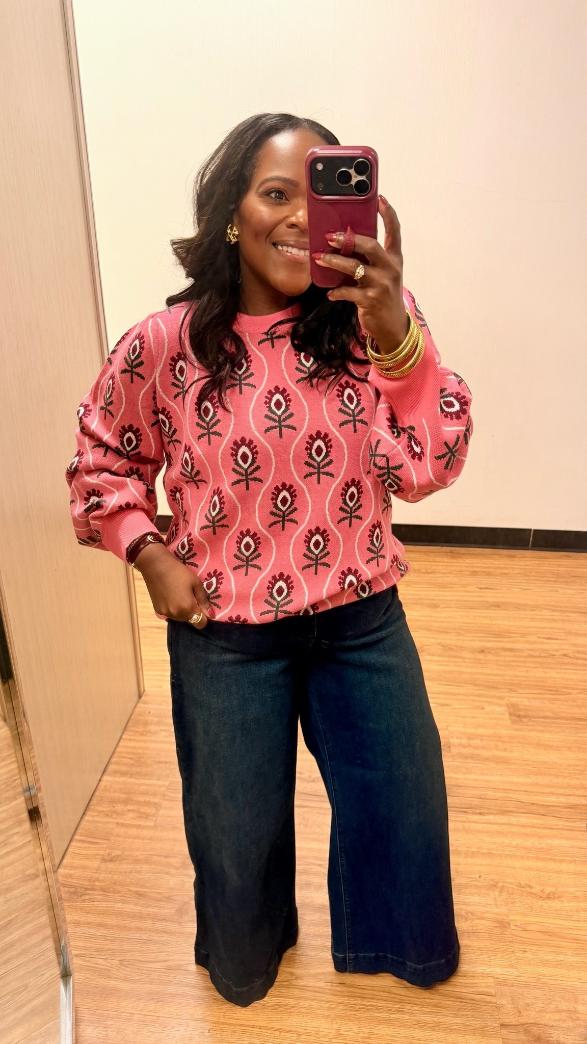 How cute is this new @Belk sweater from Crown and Ivy? The pink is perfect for October. I’m in the large and the sweater is running oversized.