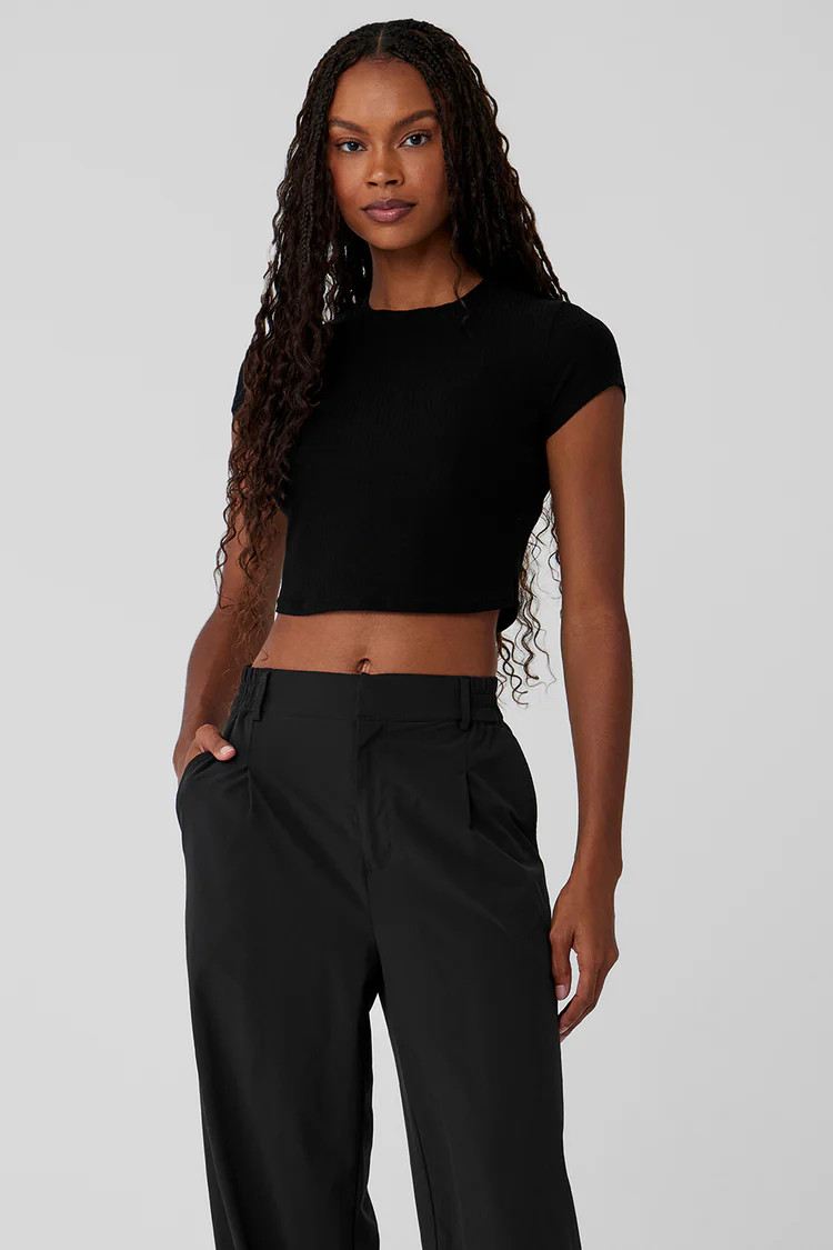 Ribbed Sea Coast Cropped Short Sleeve Tee - Black | Alo Yoga (US)