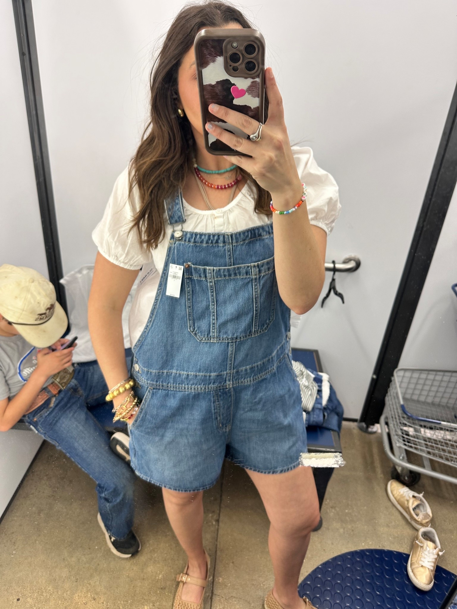 These #overalls I die! #oldnavy #oldnavystyle 

#LTKMidsize #LTKTall #LTKSaleAlert