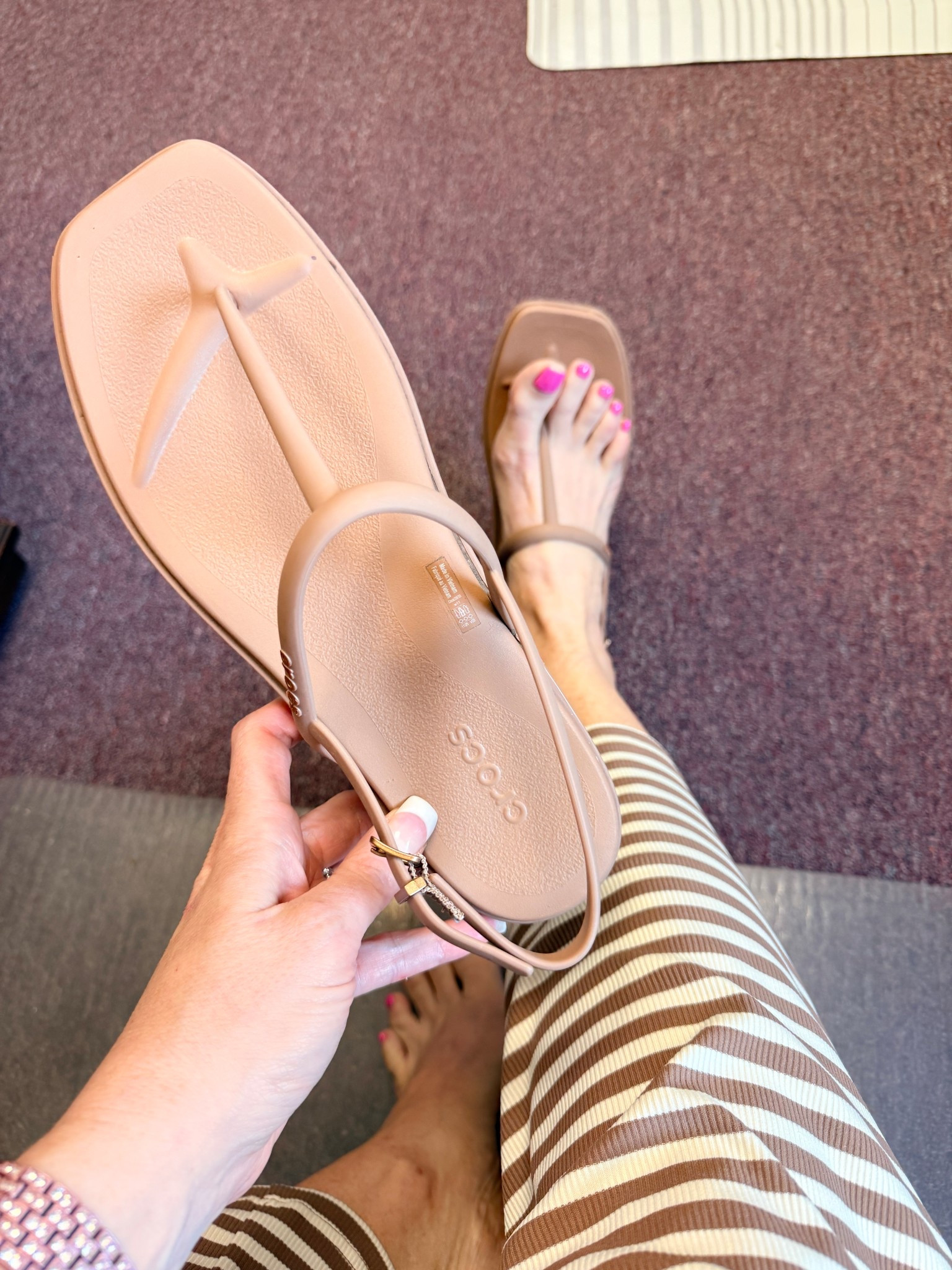 Perfect sandals for work! 

#workwear #sandals #comfysandals #crocs #workshoes #worksandals 