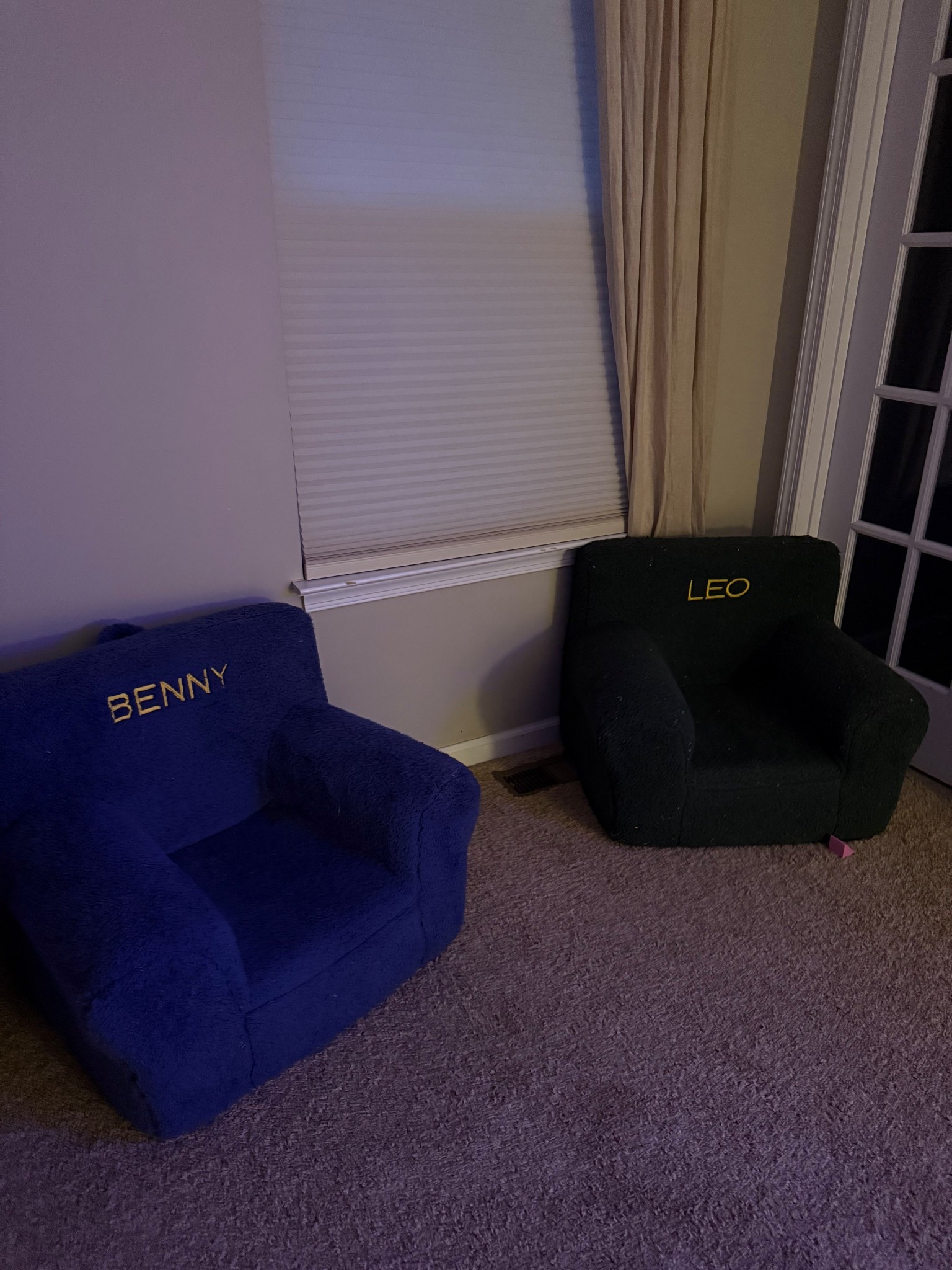 Kid chairs // toddler chairs 