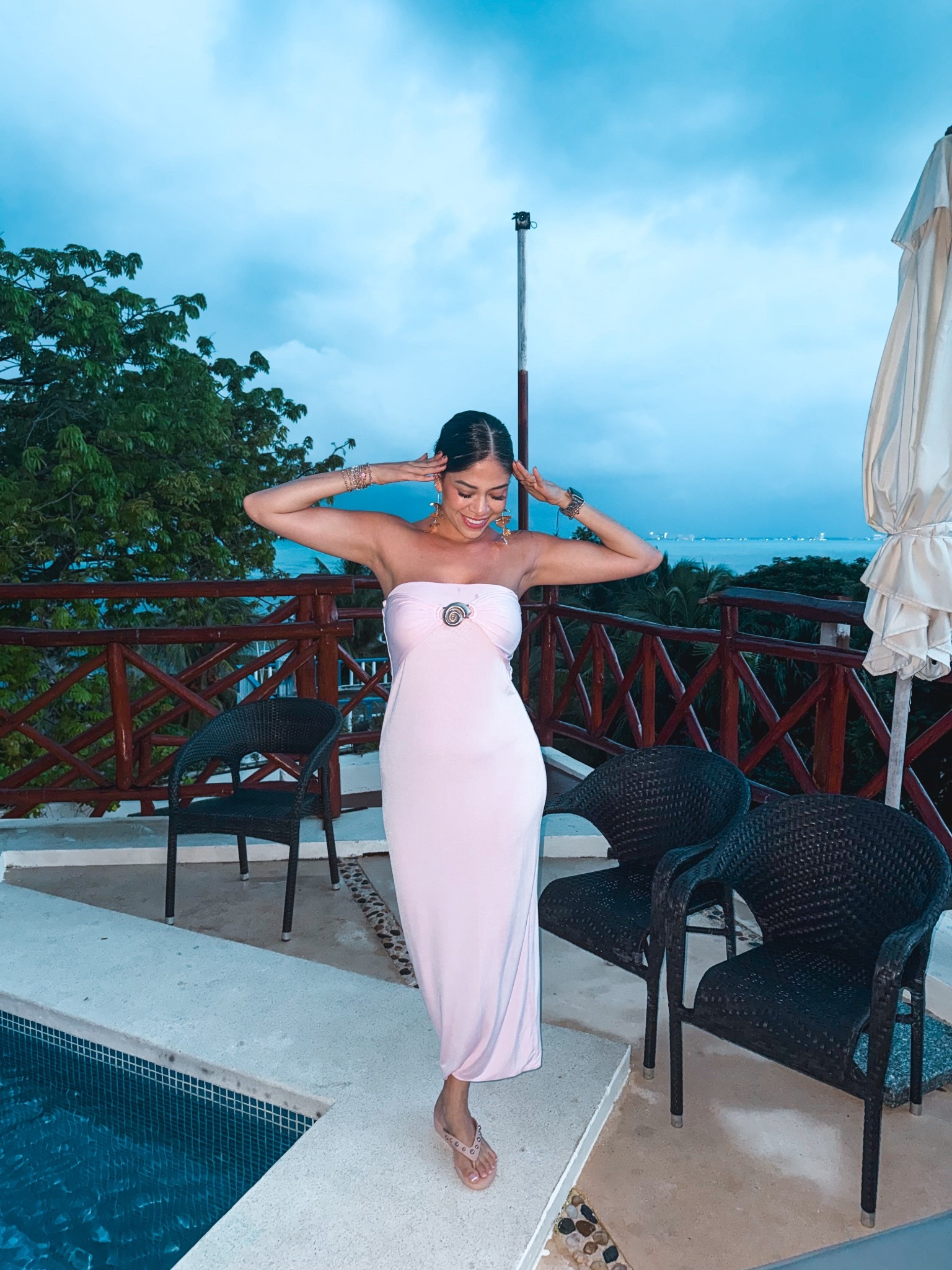 Island girl vibes 🏝️

#LTKShoeCrush #LTKFindsUnder100 #LTKSeasonal