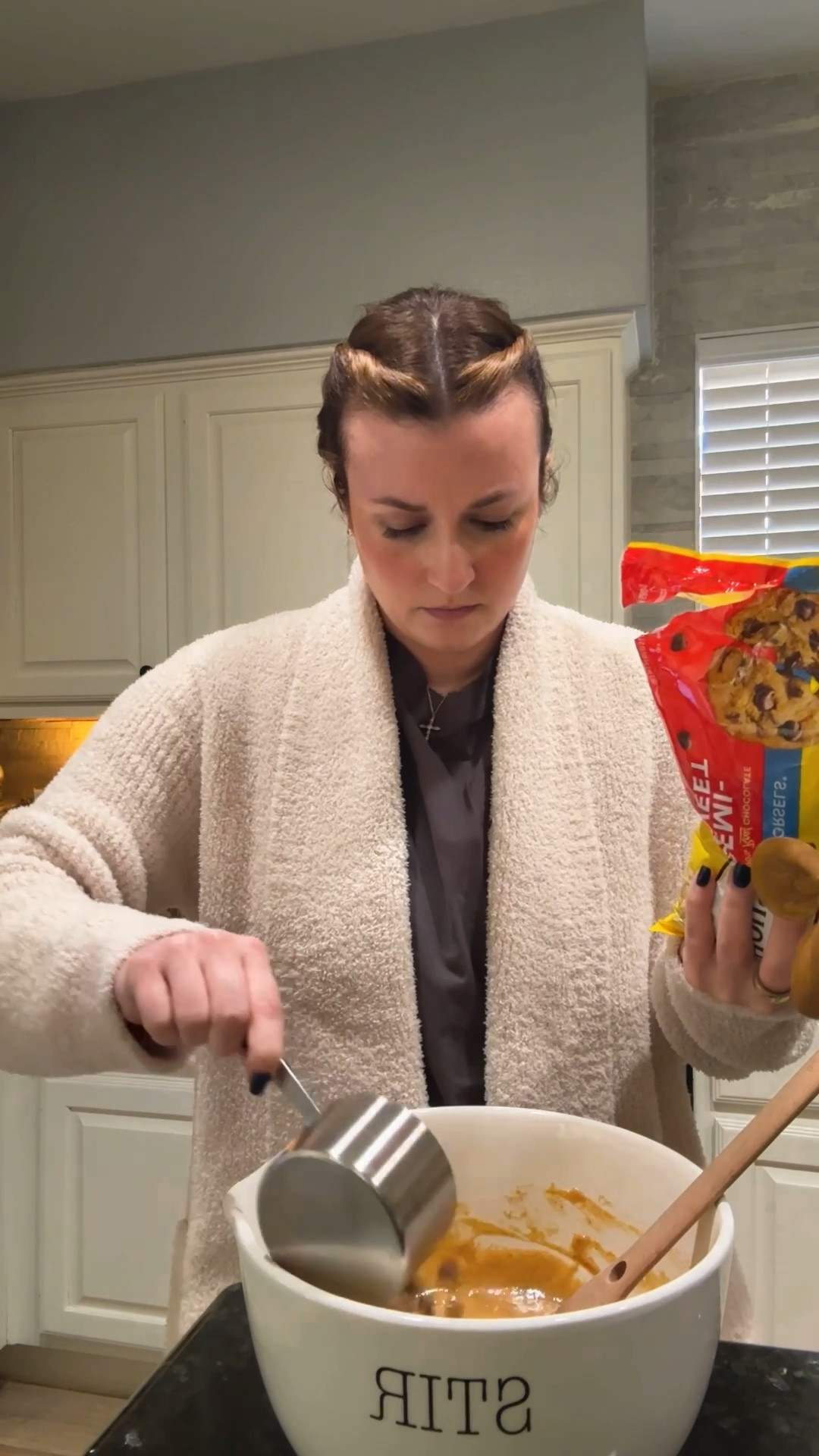 Happy Saturday everyone! Today I decided to switch things up and get the house cleaned, laundry done (I usually do this stuff on Sunday) and bake some chocolate chip pumpkin bread! #vlog 

#LTKSeasonal #LTKHome #LTKFamily