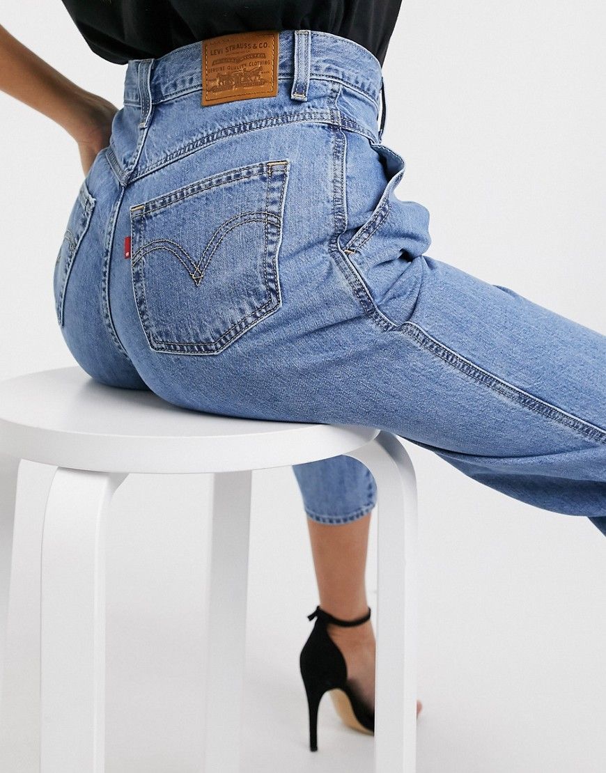 Levi's – Jeans im Stil der 80er mit Ballonbeinen und plissierter Vorderseite in Hellblau | ASOS (Global)