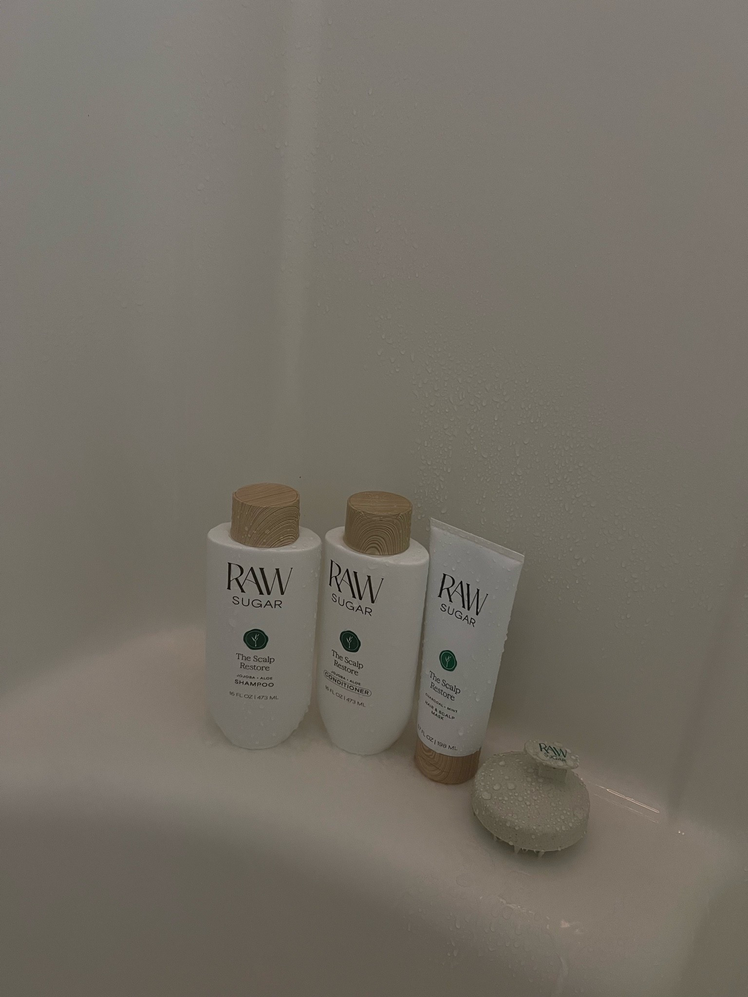 Healthy scalp, happy curls. 🤍 Thanks @rawsugarliving for this wash day duo! #Gifted #RawSugarLiving #HairRefresh #HairCare #RawSugar