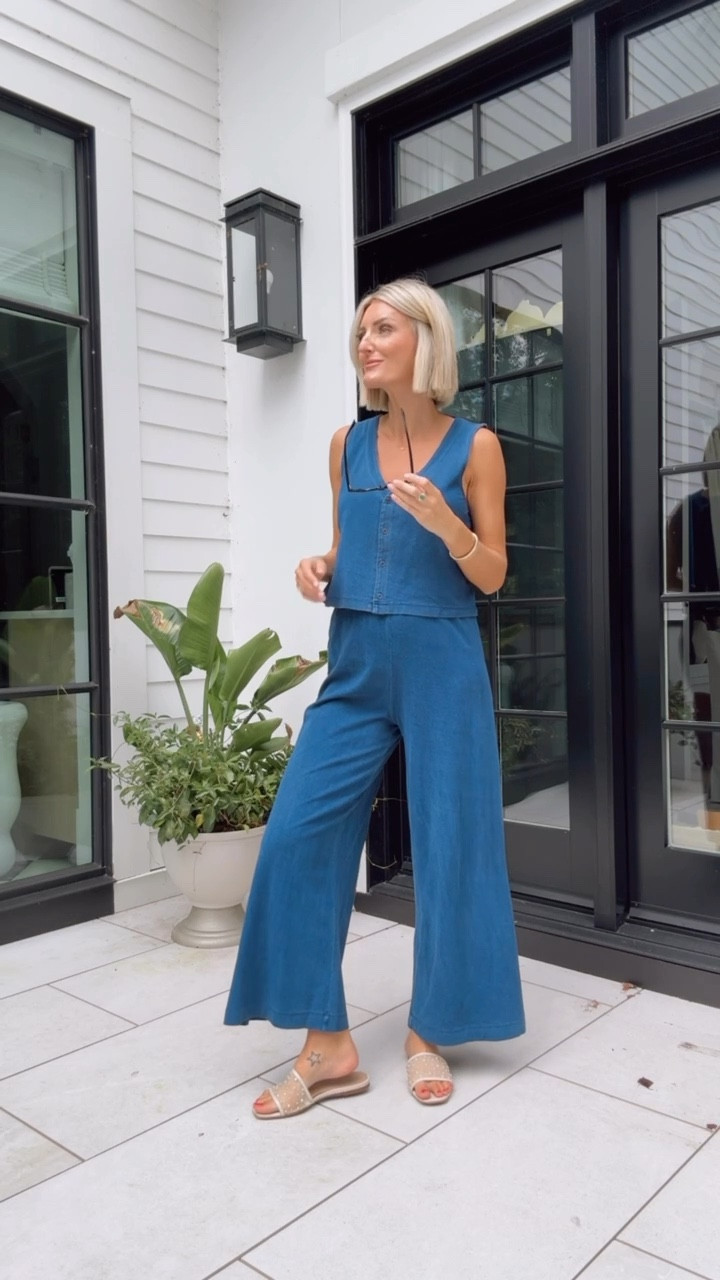 This set is so comfortable but so cute! Wearing size S!

Loverly Grey, matching set, workwear, cute casual outfit, pre fall 

#LTKSeasonal #LTKStyleTip